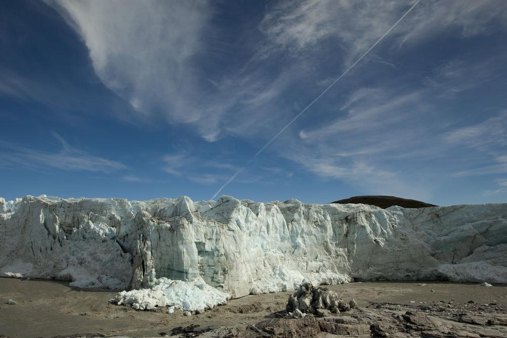 If permafrost on the country's margins keeps thawing, it will will emit 850-1,400 billion tonnes of CO₂