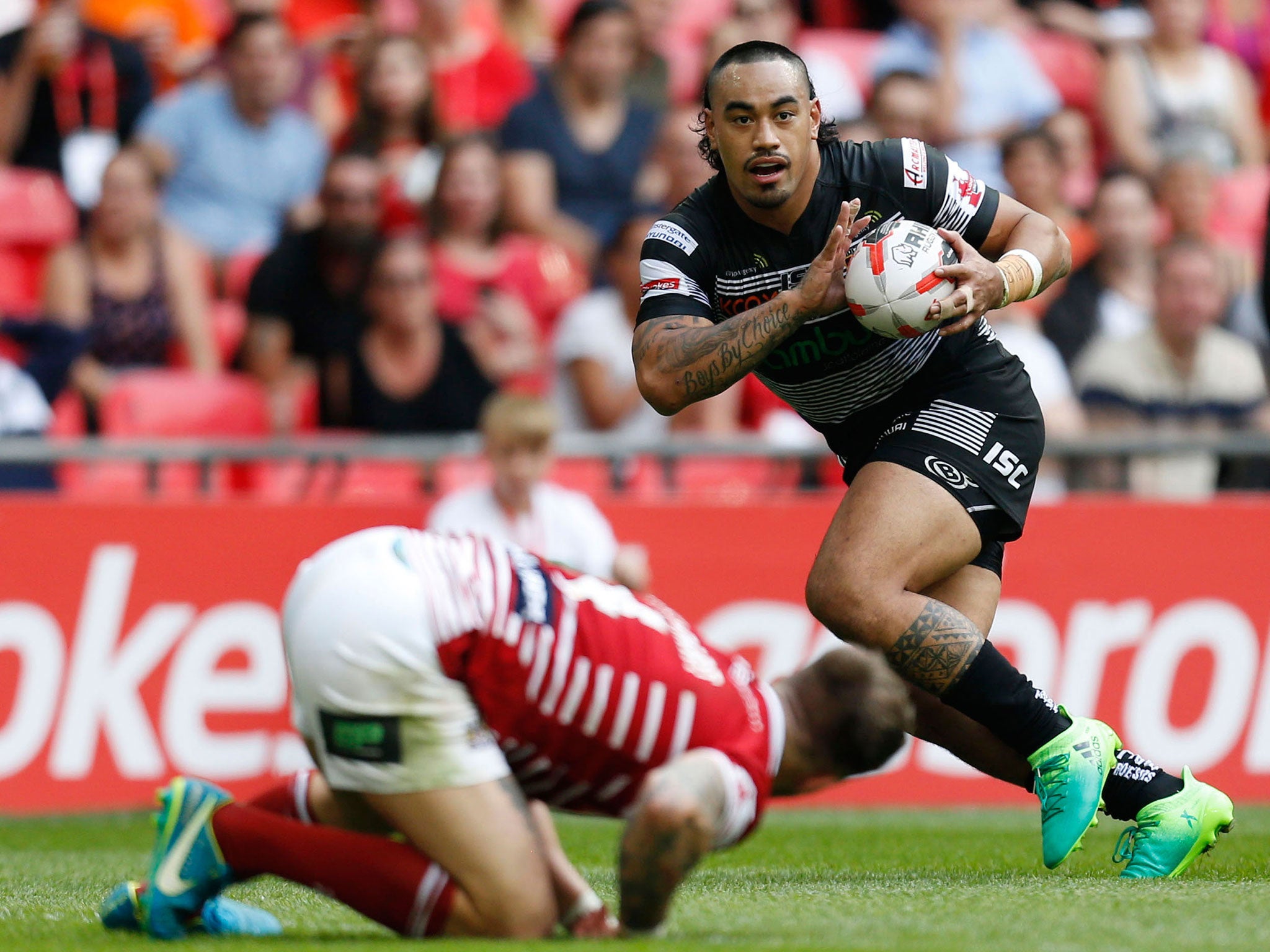 Mahe Fonua scores Hull's second try