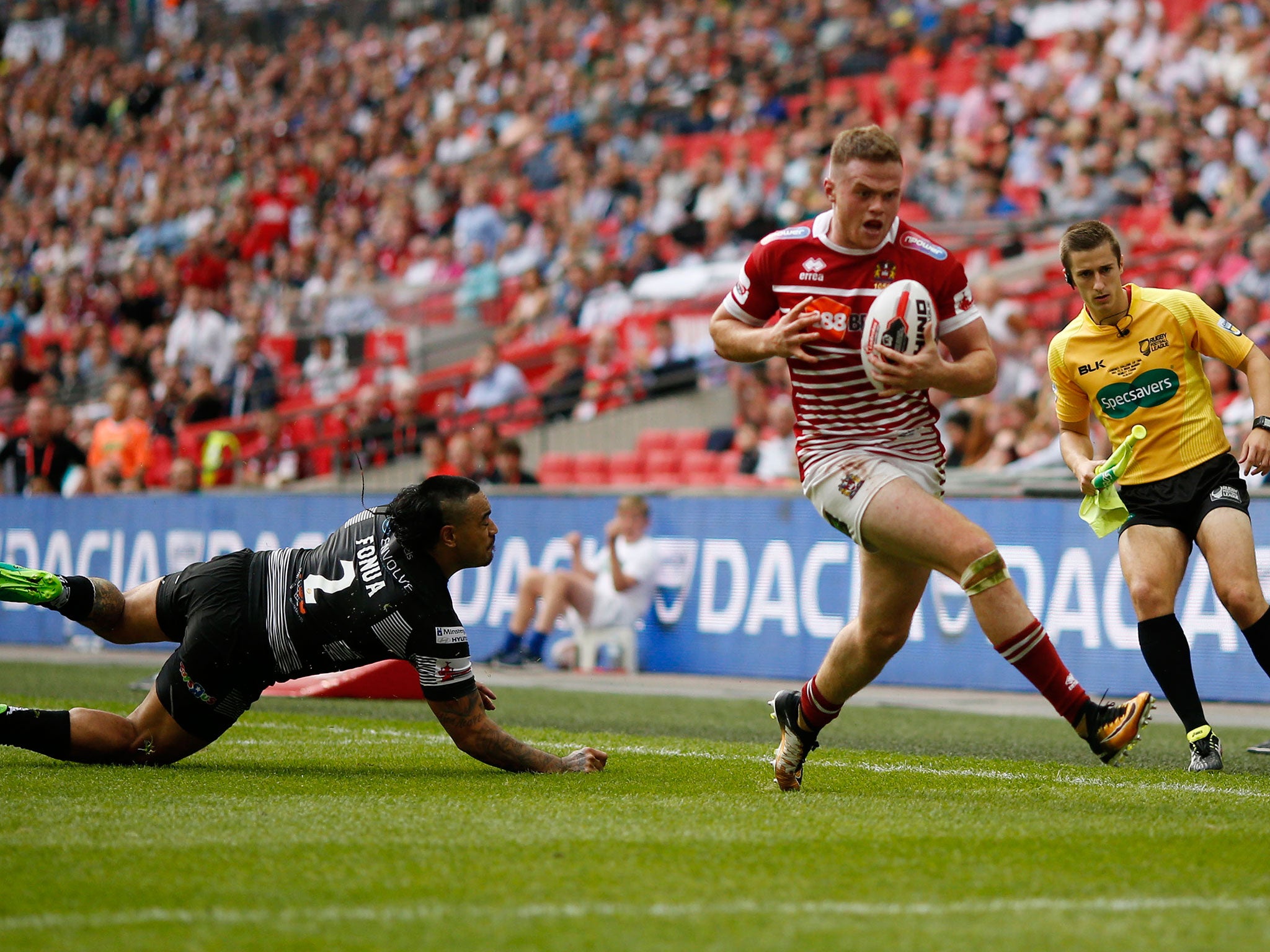 Joe Burgess scores Wigan's third try