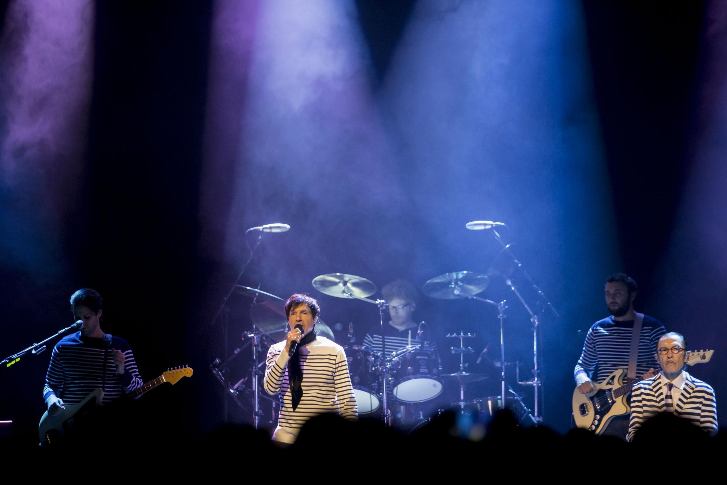 Sparks performing live in 2017 with singer Russell (left) and Ron (right) Mael on keyboards