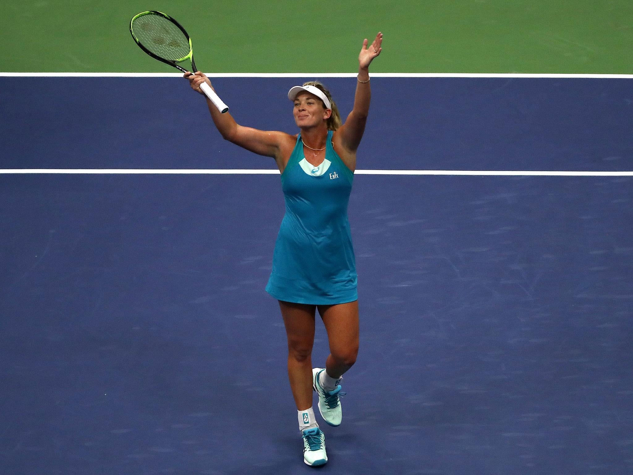 Coco Vandeweghe celebrates after securing victory