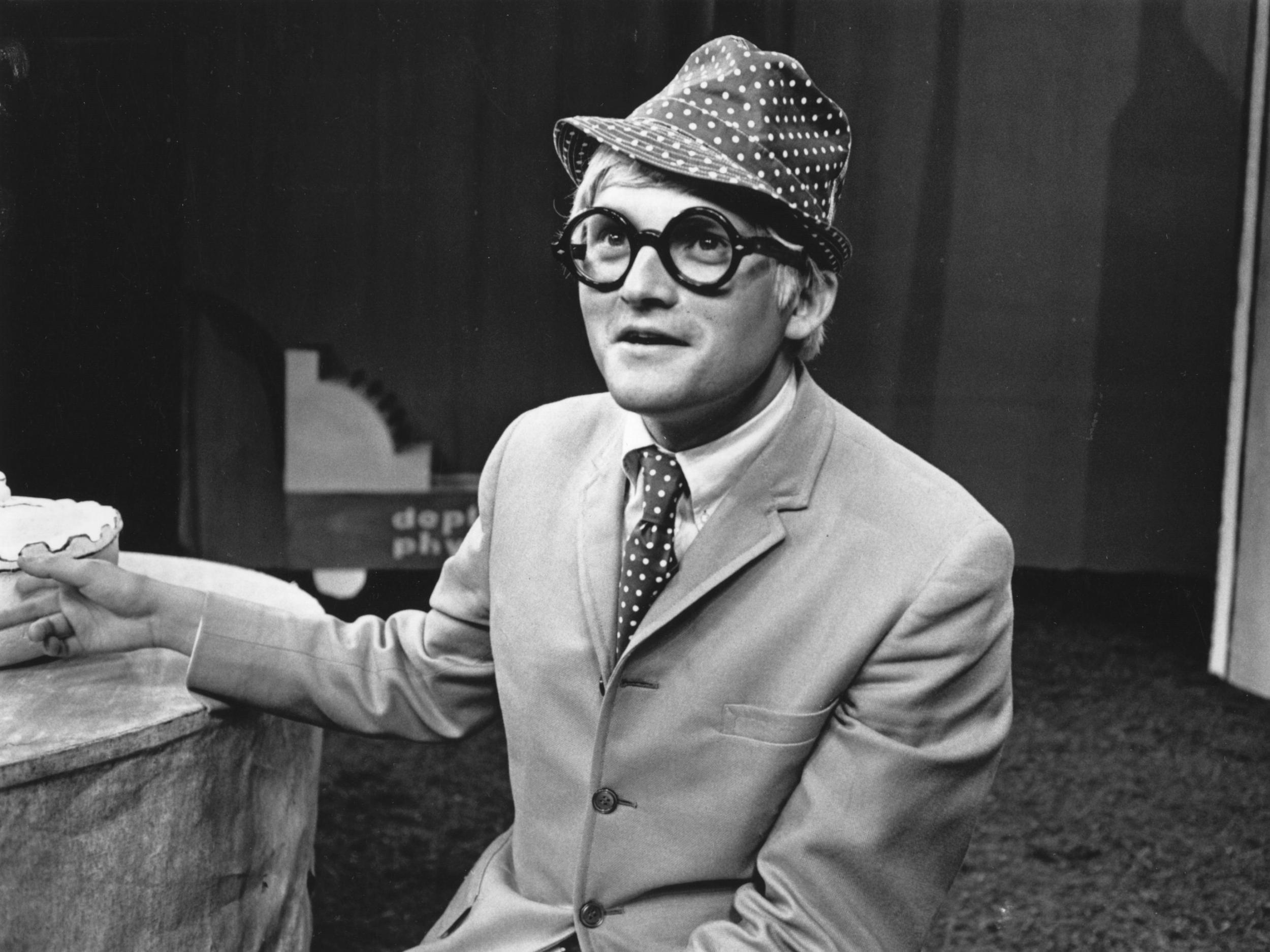 Hockney in 1966 on the set of the Royal Court’s ‘Ubi Roi’, for which he designed the costumes and set