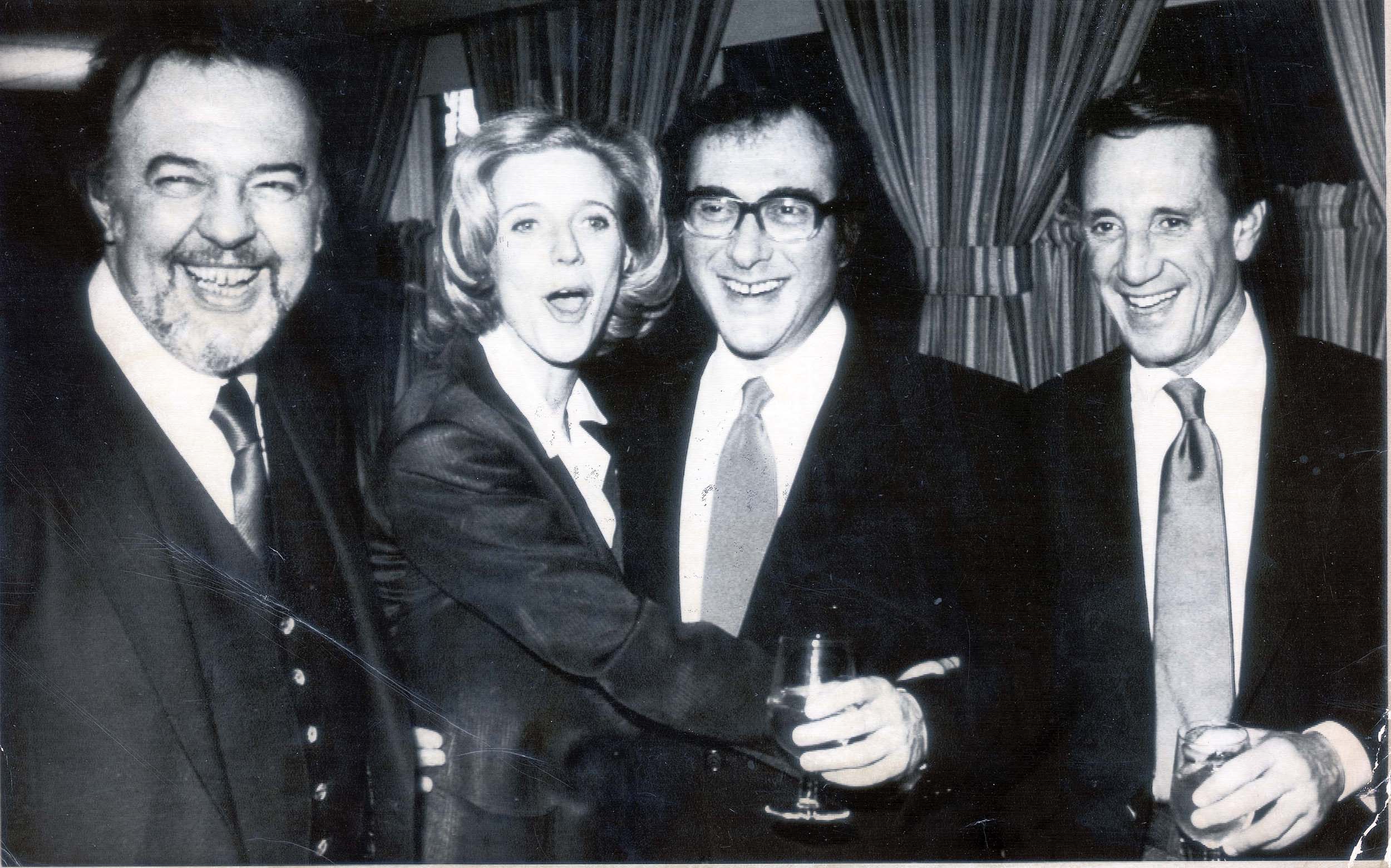 Hall and Harold Pinter (second from right) with Blythe Danner and Roy Scheider celebrate the opening of Pinter's 'Betrayal' on Broadway in New York, 1980