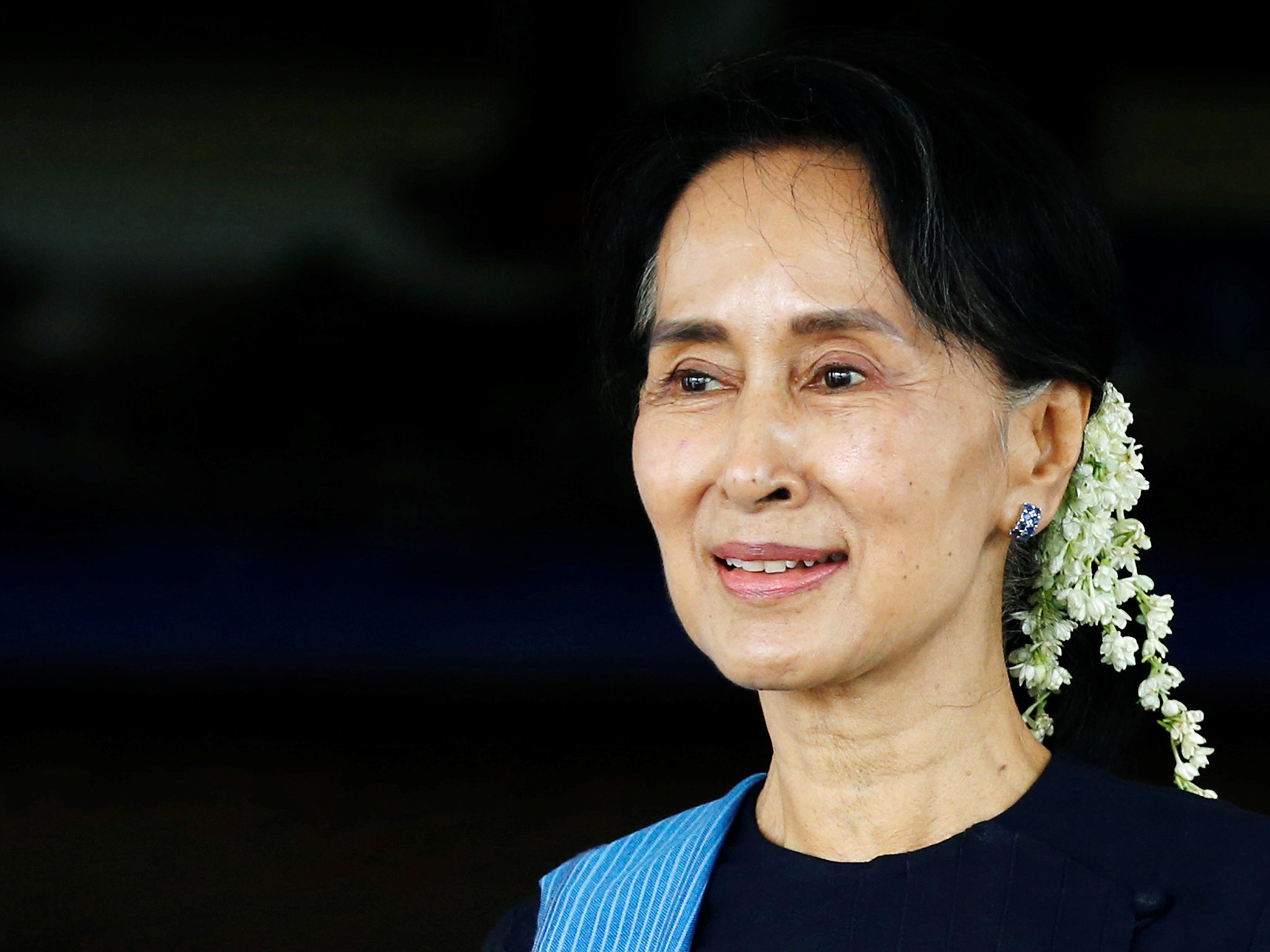 Ms Suu Kyi is facing international pressure to end the persecution of Muslim Rohingya people in Burma