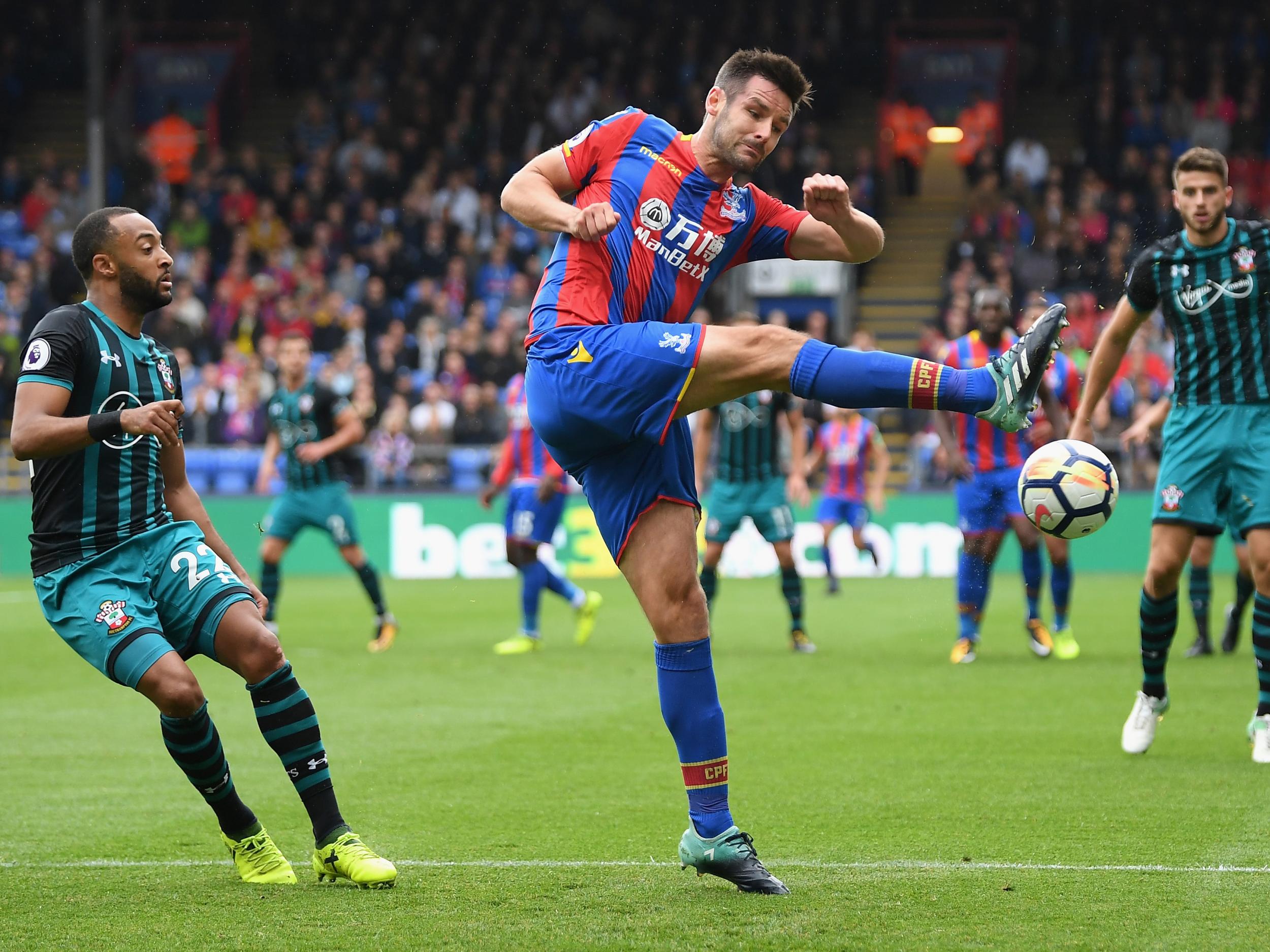 Made some crucial blocks, but looks a man with too much defensive responsibility in a beleaguered backline.