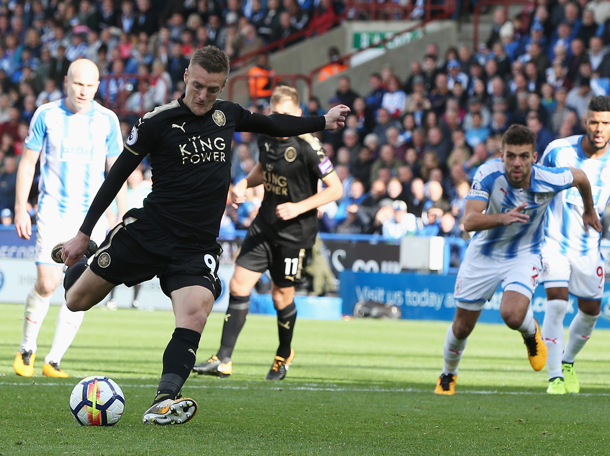 Vardy drilled home a late penalty to save a point