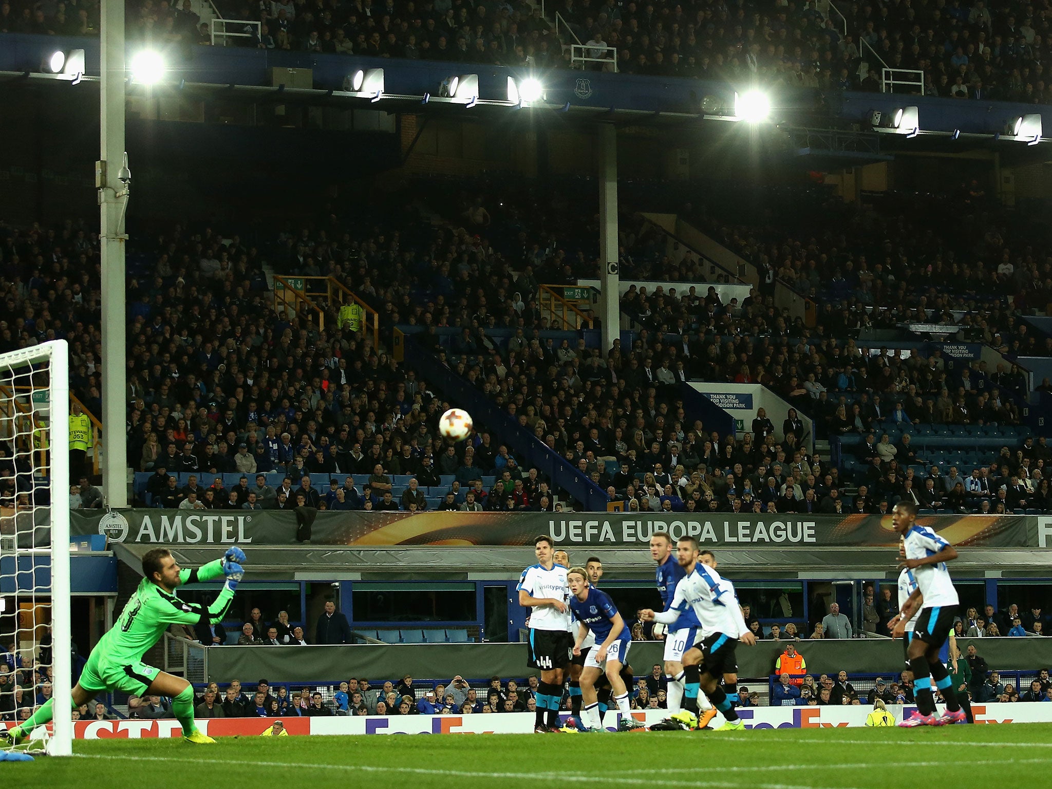 An Everton free-kick is saved by Esteves do Vale