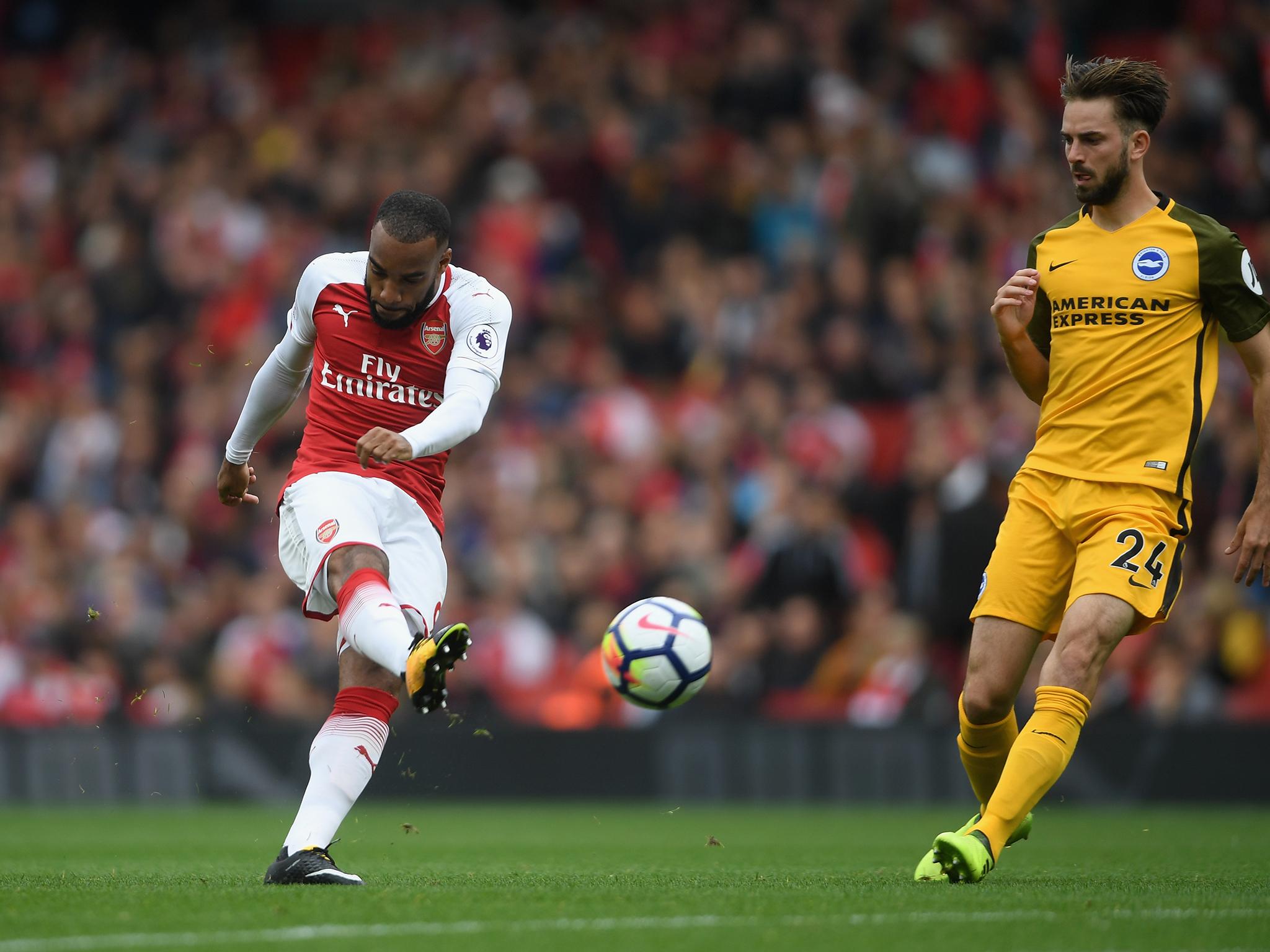 Alexandre Lacazette shoots at goal during Arsenal vs Brighton