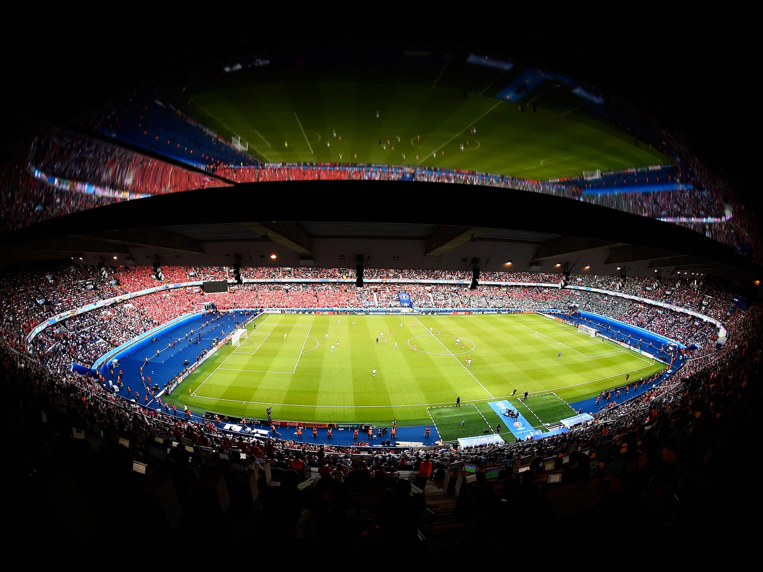 The bomb was found close to the Parc des Princes where PSG play their home matches