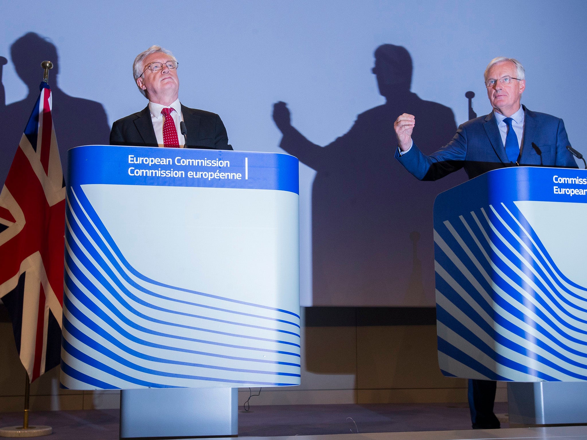 David Davis (L) and Michel Barnier (R) at a joint press conference