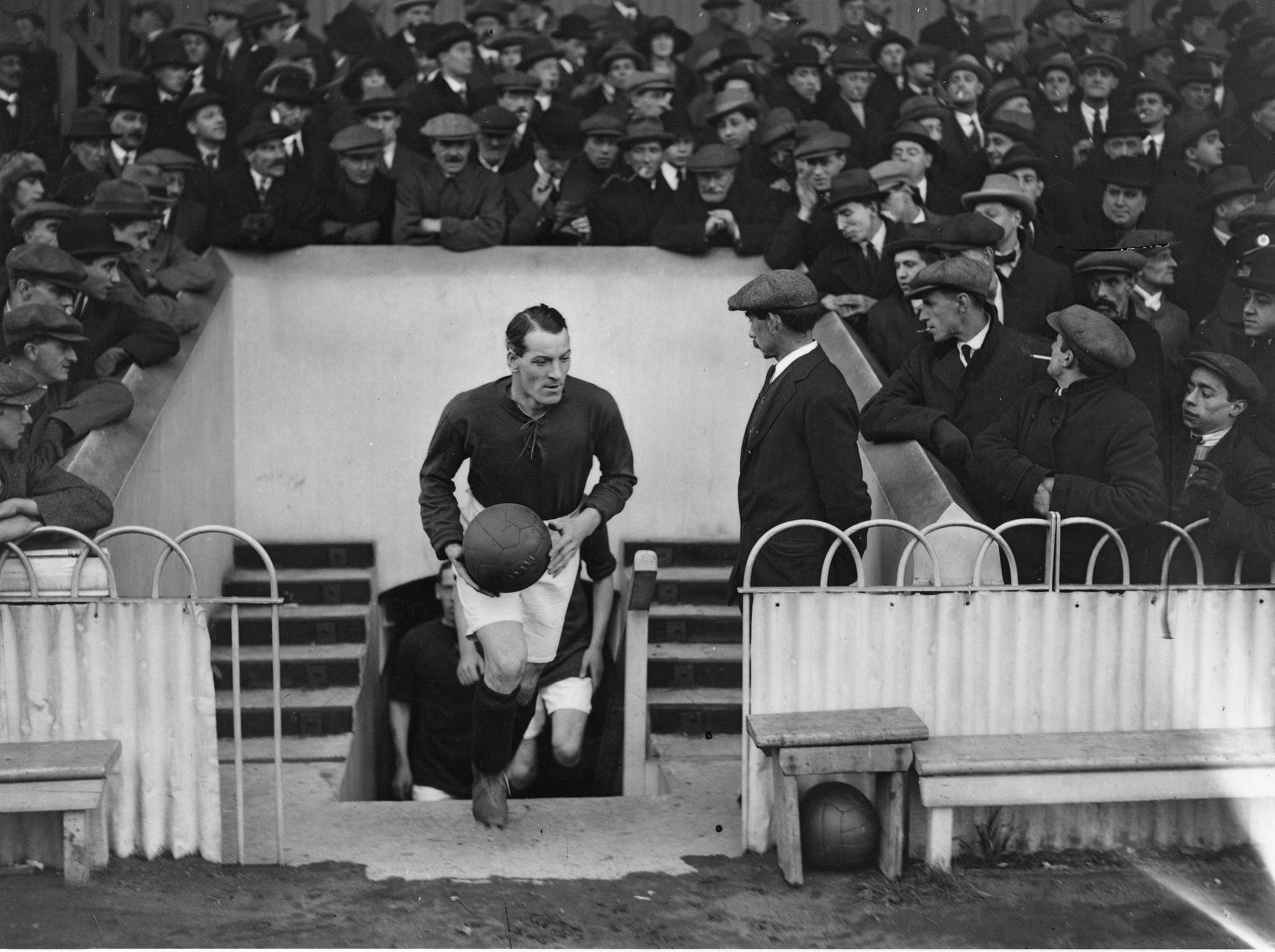 The Reds' biggest home win over United (although they beat their forebears Newton Heath 7-1 in 1895 in a Division Two game). Dick Forshaw scored a hat-trick interspersed with other goals coming from Harry Chambers and Archie Rawlings.