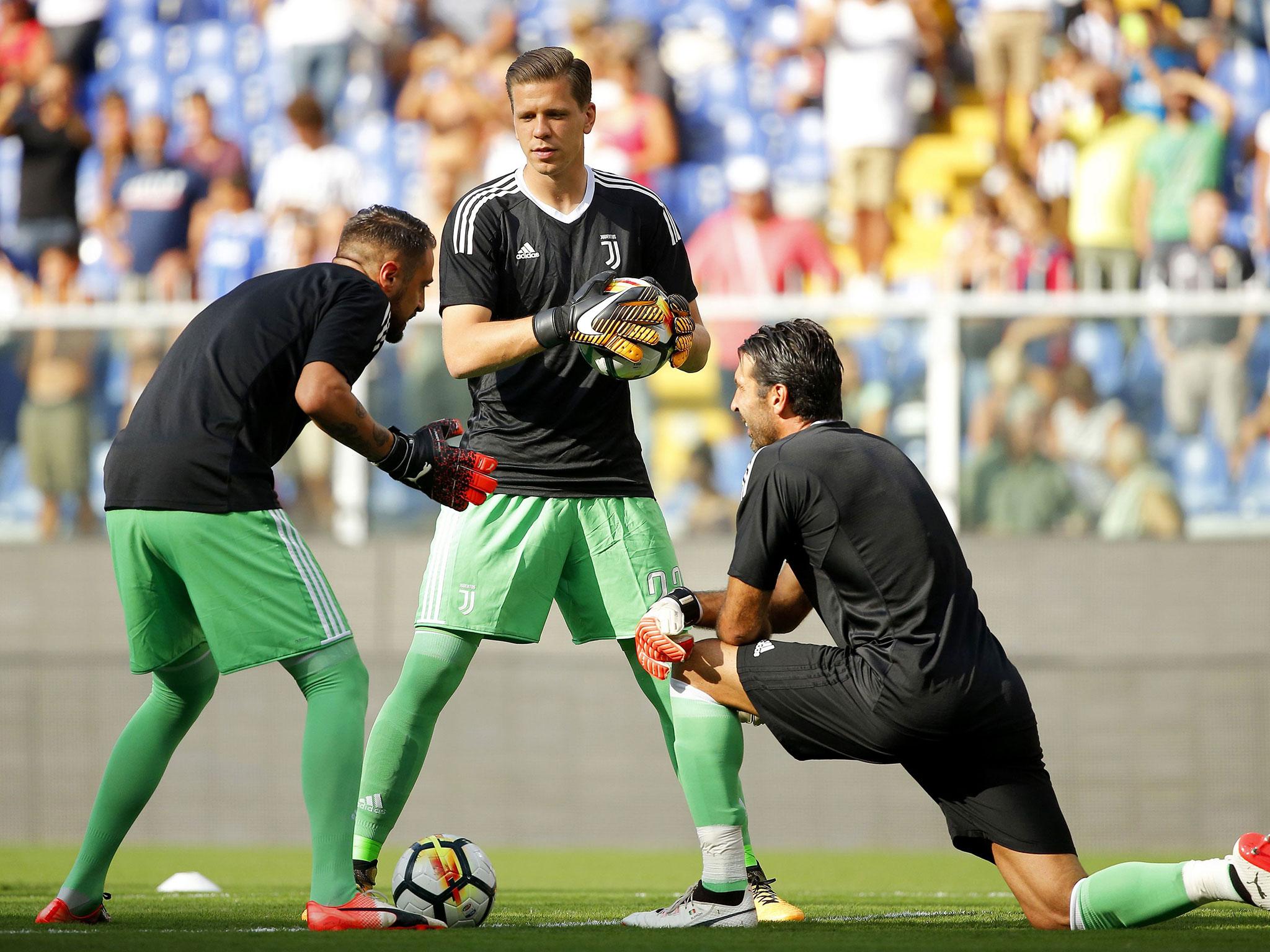 Szczesny now has the task of following one of the greatest keepers of his generation at Juve