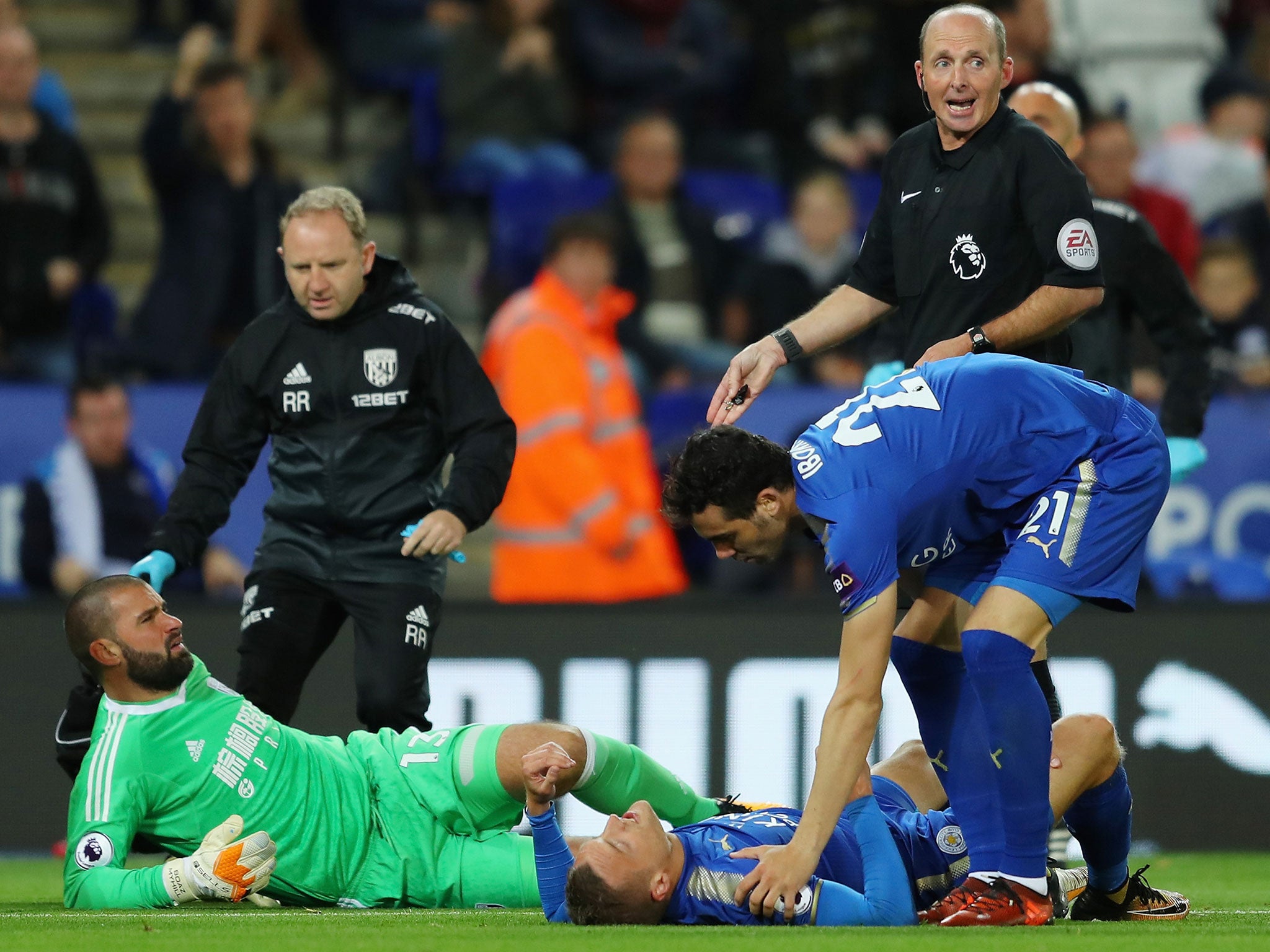 Leicester appealed for a penalty after Jamie Vardy collided with Boaz Myhill on the edge of the West Brom box