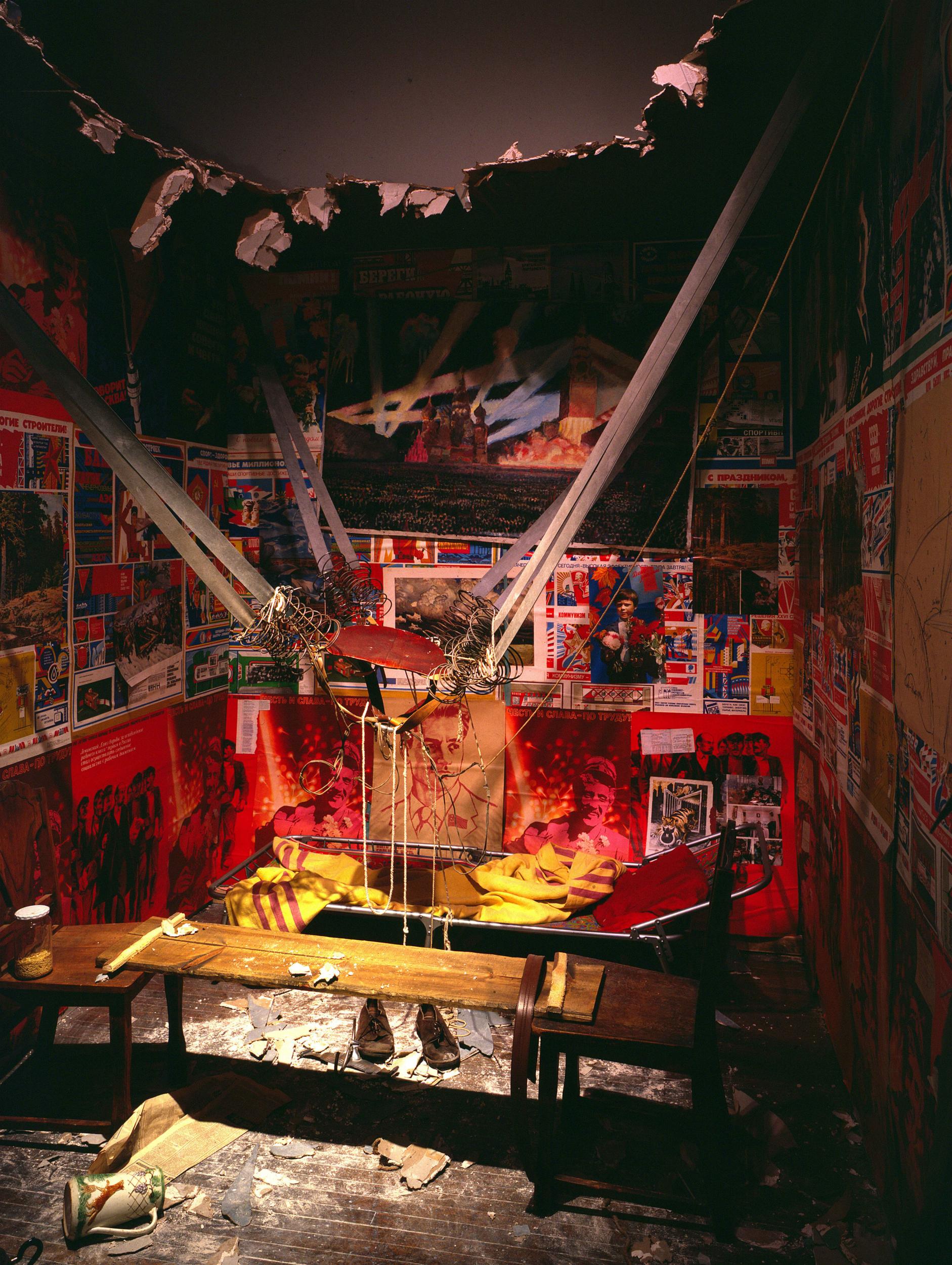 ‘The Man Who Flew Into Space From His Apartment’, 1985 (© Ilya &amp; Emilia Kabakov)