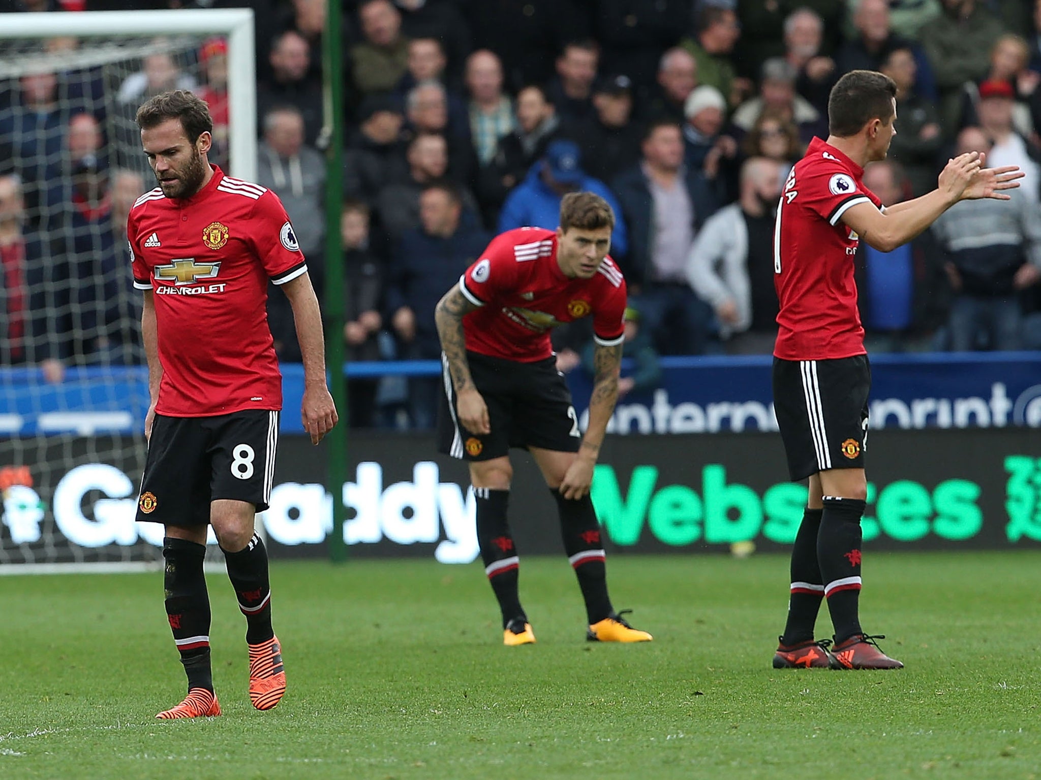 Victor Lindelof (centre) is still finding his feet FC