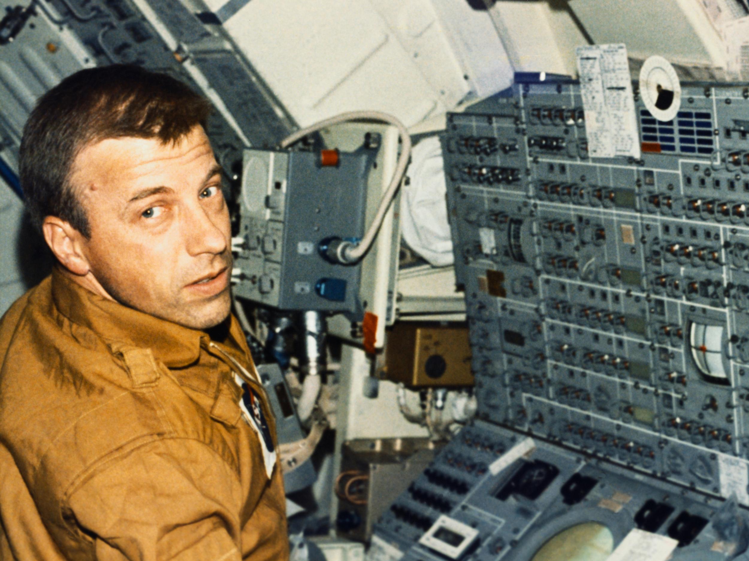 Weitz, who flew into space twice in the duration of his career, was one of 19 astronauts selected by Nasa in April 1966