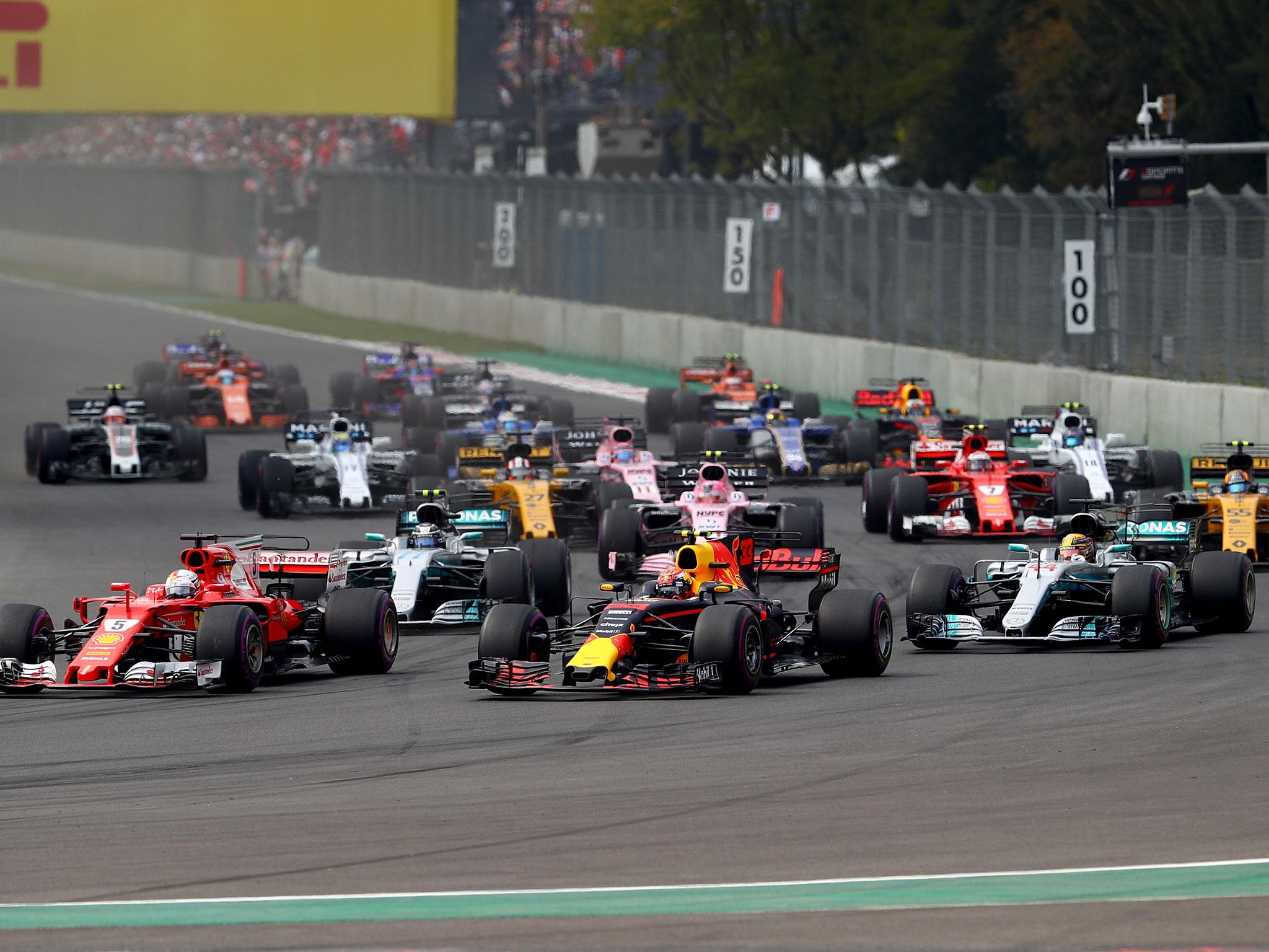 &#13;
Verstappen led the way as Hamilton battled back &#13;