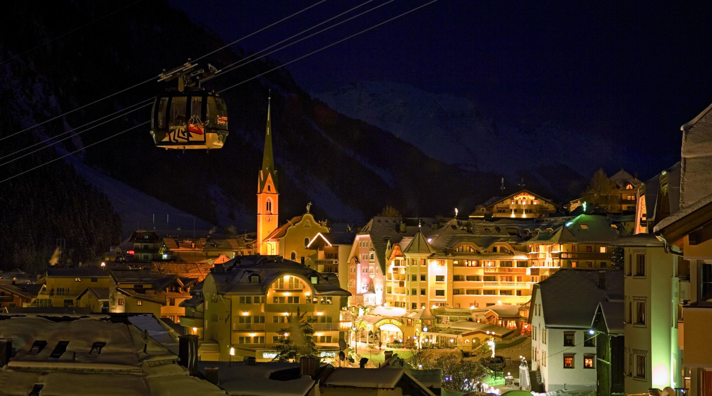 The village of Ischgl at night © TVB Paznaun – Ischgl