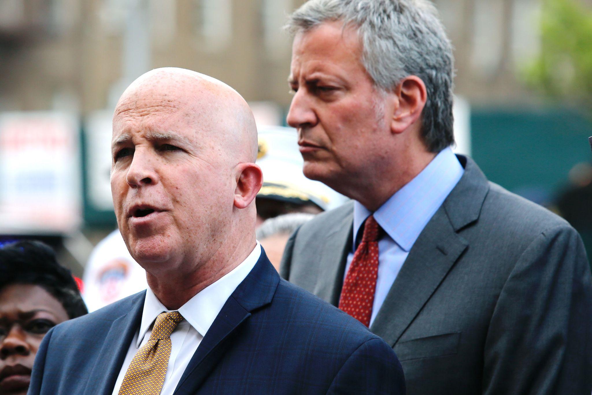 NYC police commisioner James O'Neill speaks during a press conference next to NYC mayor Bill de Blasio; EDUARDO MUNOZ ALVAREZ/AFP/Getty Images