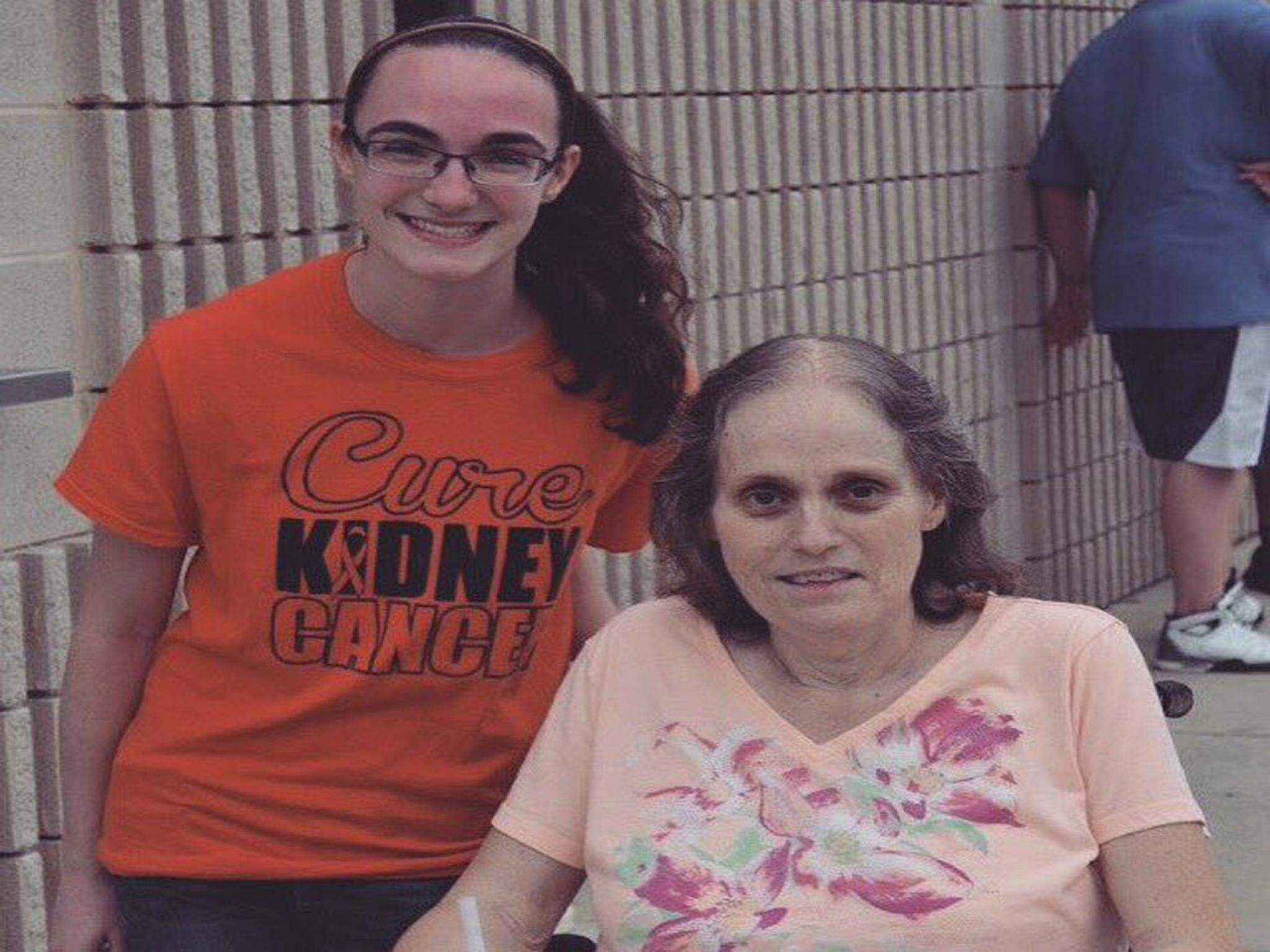 Hannah Summers with her mother, Peggy