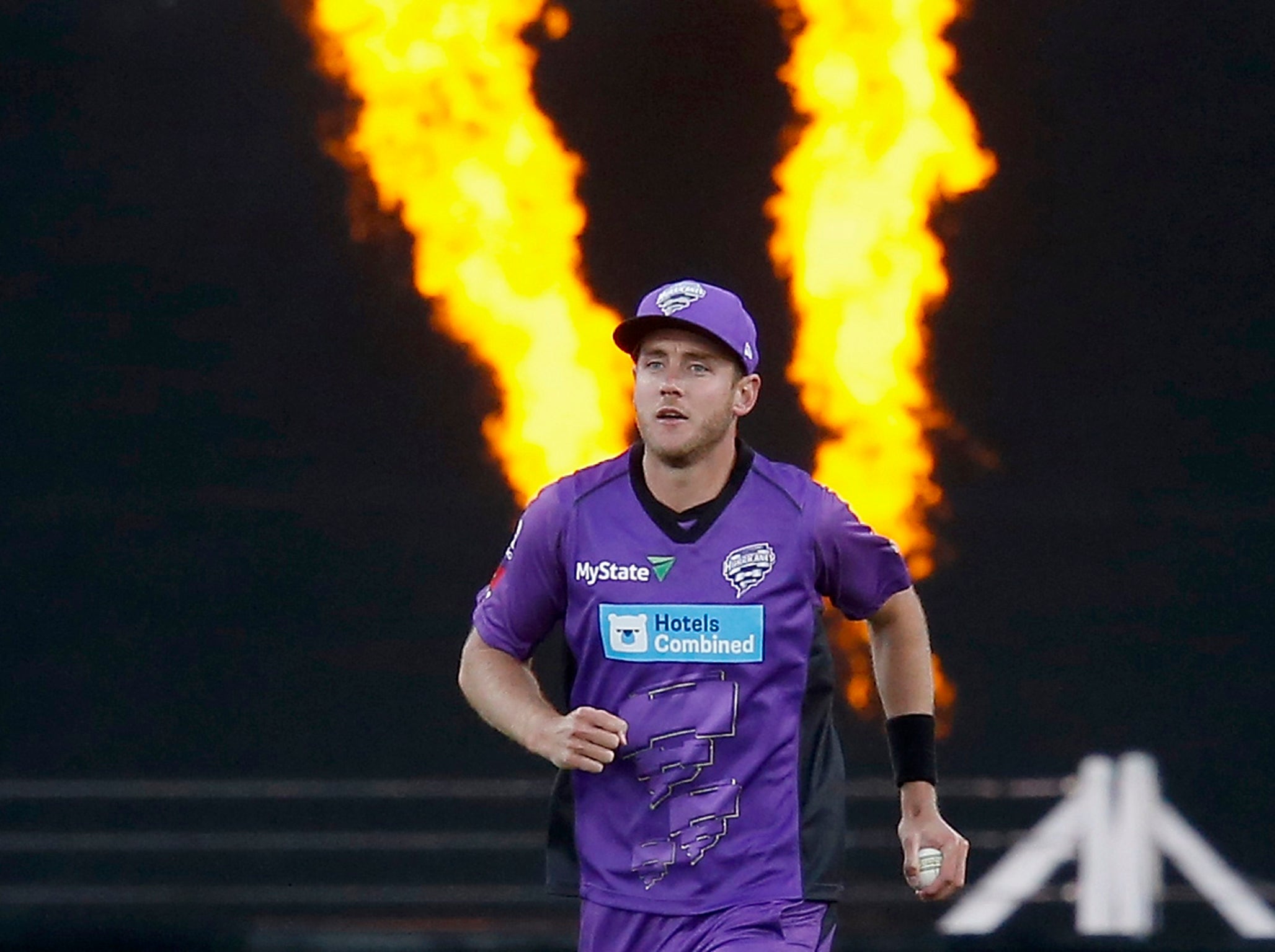 Broad in action for the Hobart Hurricanes