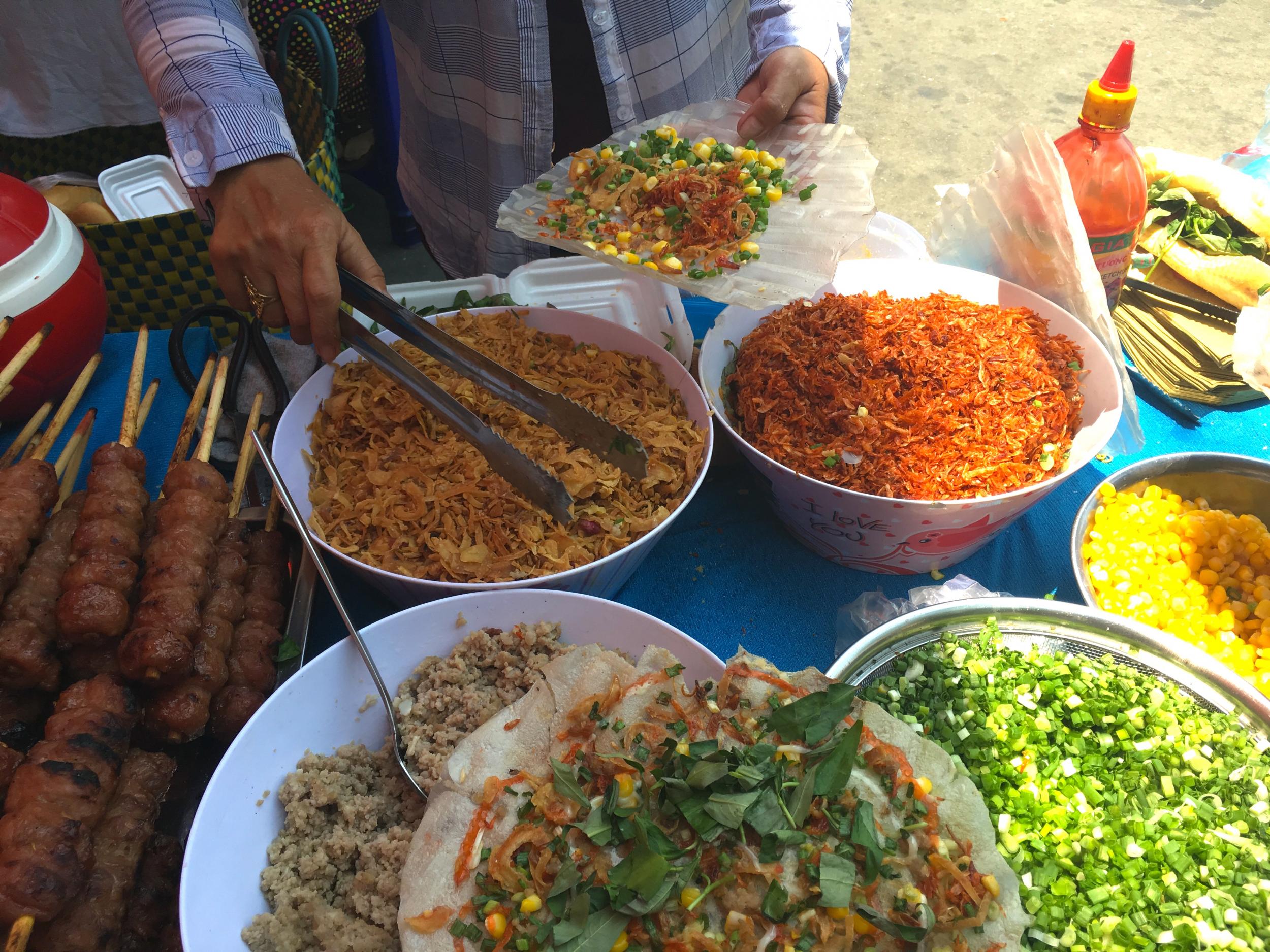 Bánh tráng nướng is a Vietnamese pizza