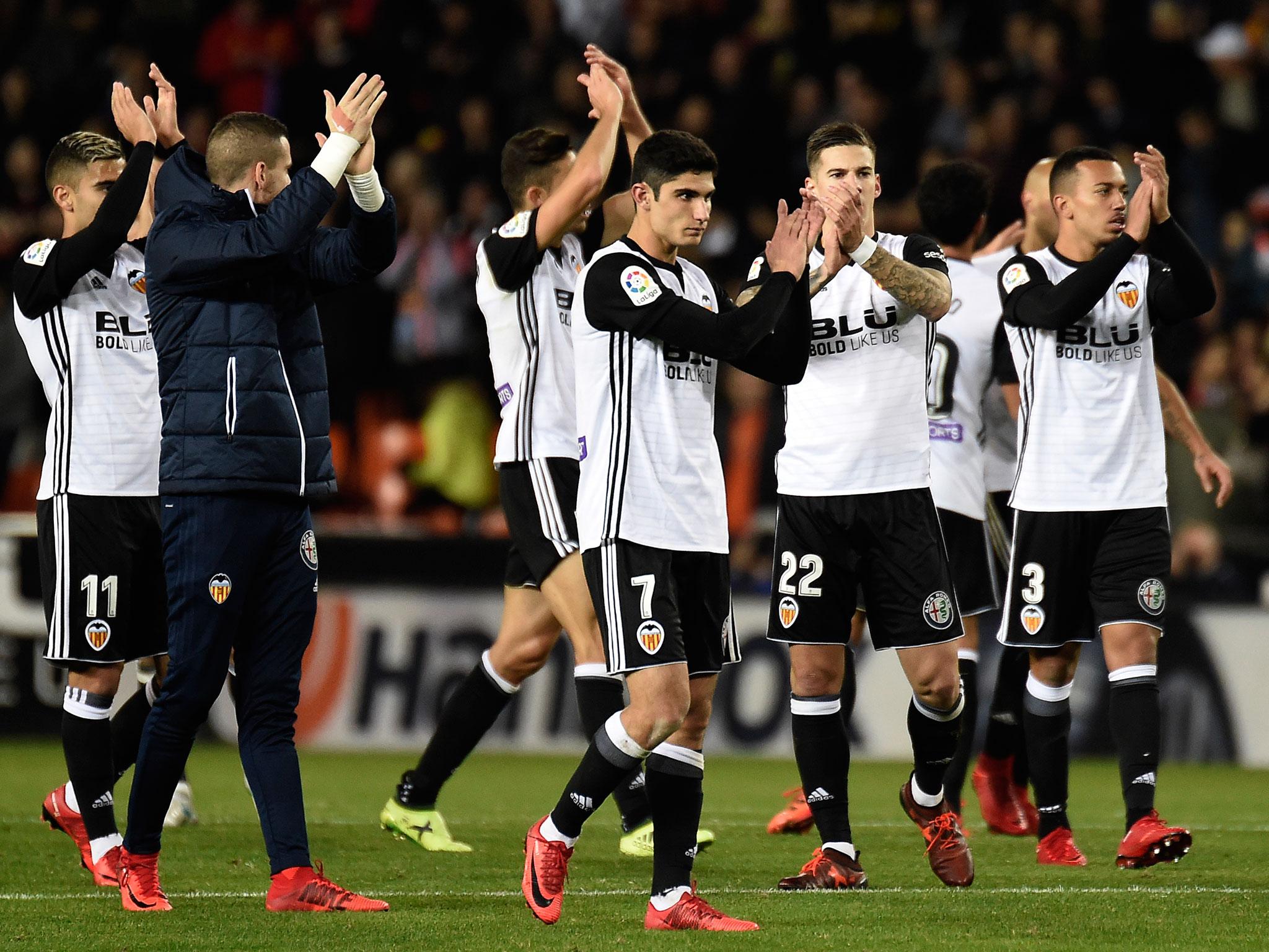 &#13;
Valencia held Barcelona to a 1-1 draw &#13;