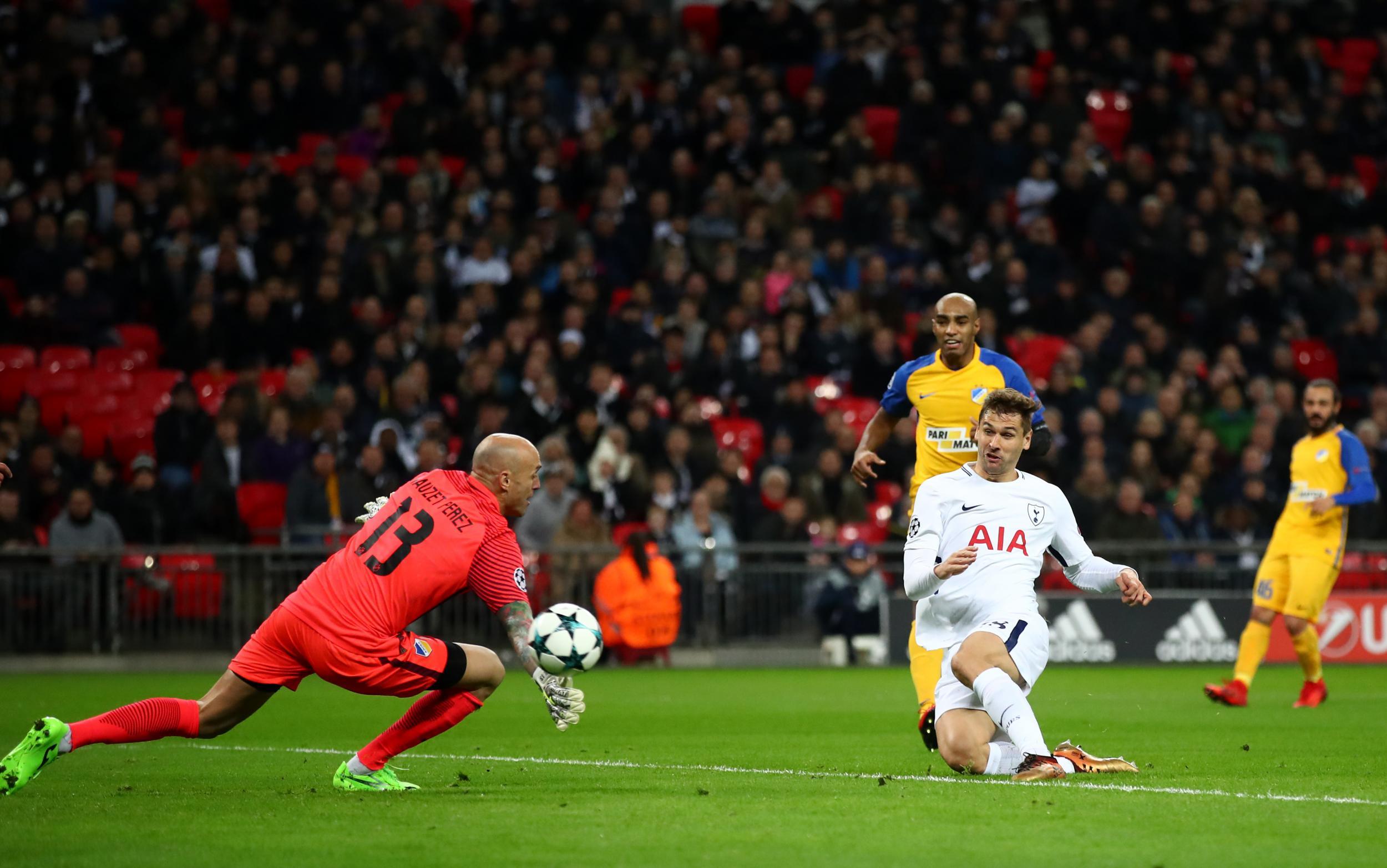 Fernando Llorente puts Spurs in front