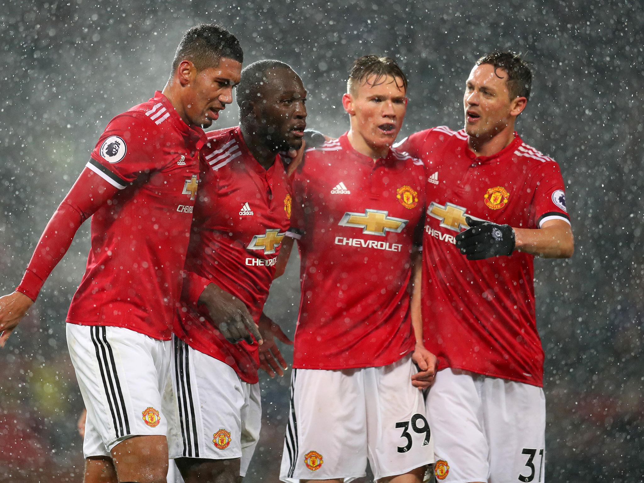 Romelu Lukaku celebrates with his teammates after putting United ahead