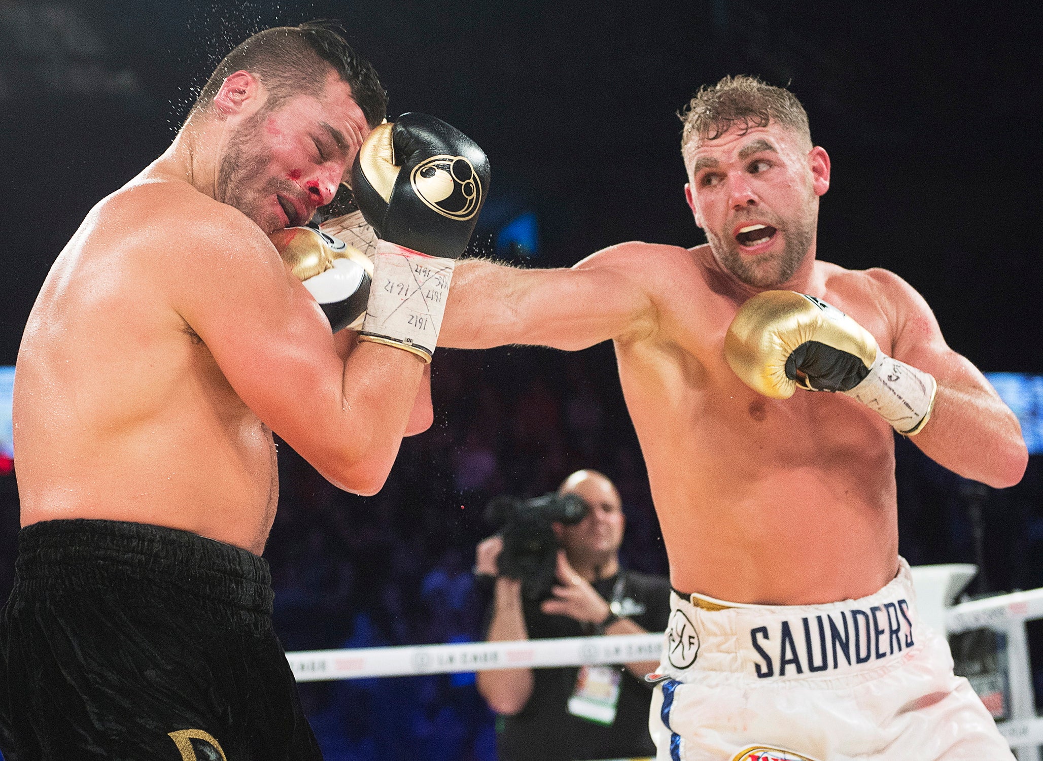 Billy Joe Saunders throws a right jab