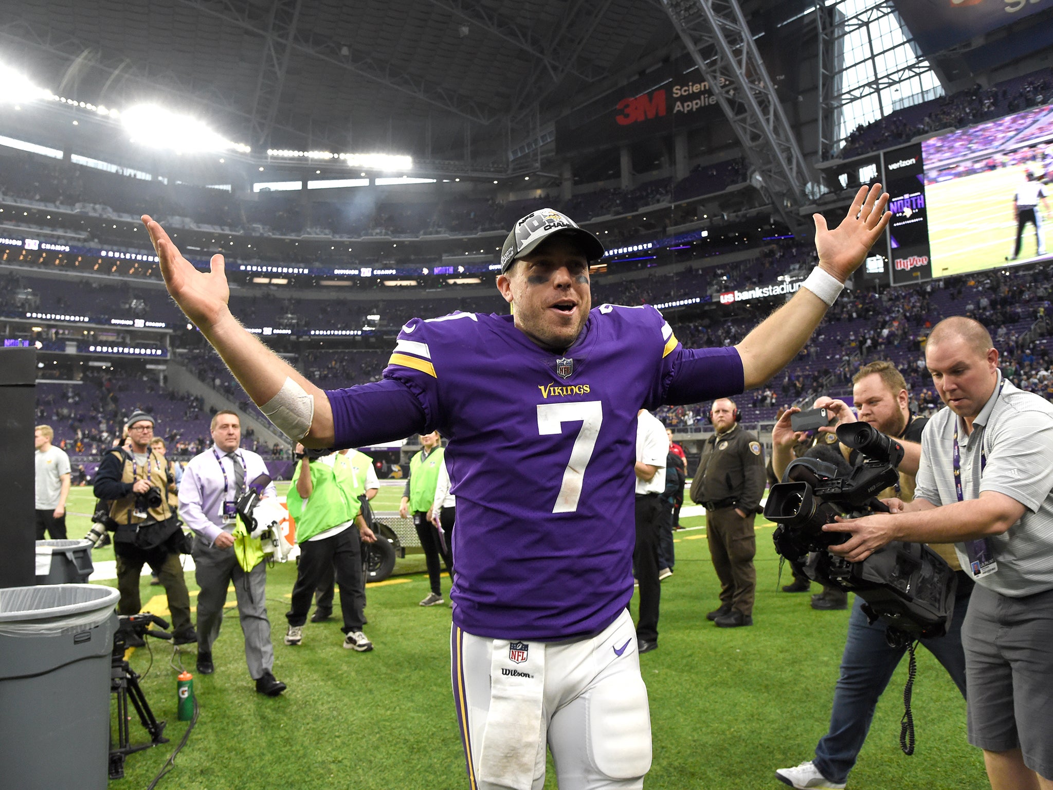 Case Keenum celebrates Minnesota Vikings' victory over the Cincinnati Bengals