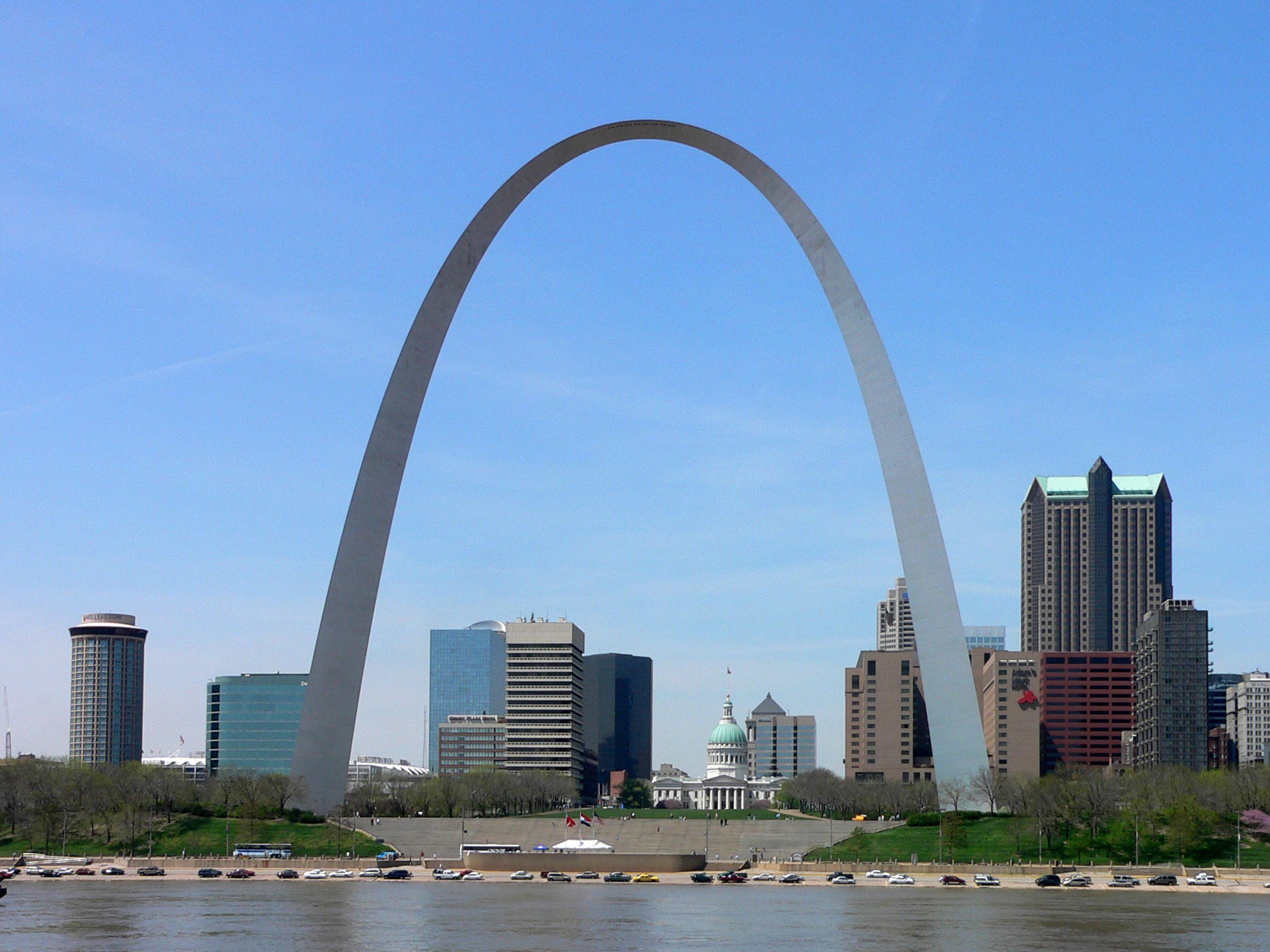 The Gateway Arch in St Louis stands at 630ft