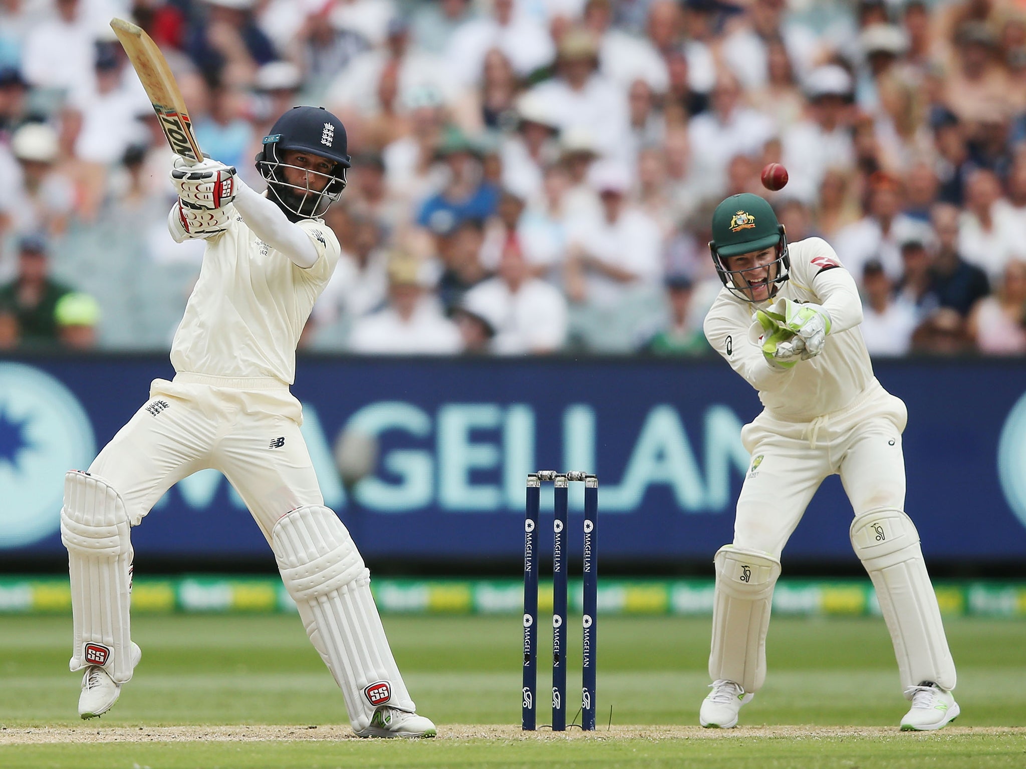 Moeen Ali edges Nathan Lyon to Shaun Marsh for 20.