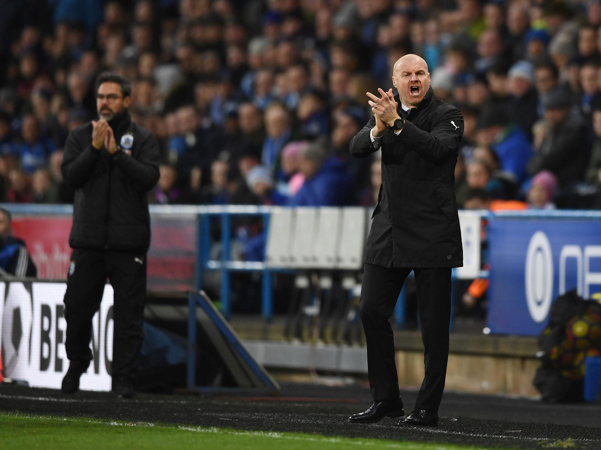 &#13;
The two managers issue instructions from the sidelines &#13;