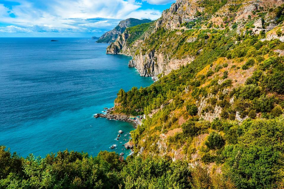 The Amalfi Coast (kirkandmimi/Pixabay)