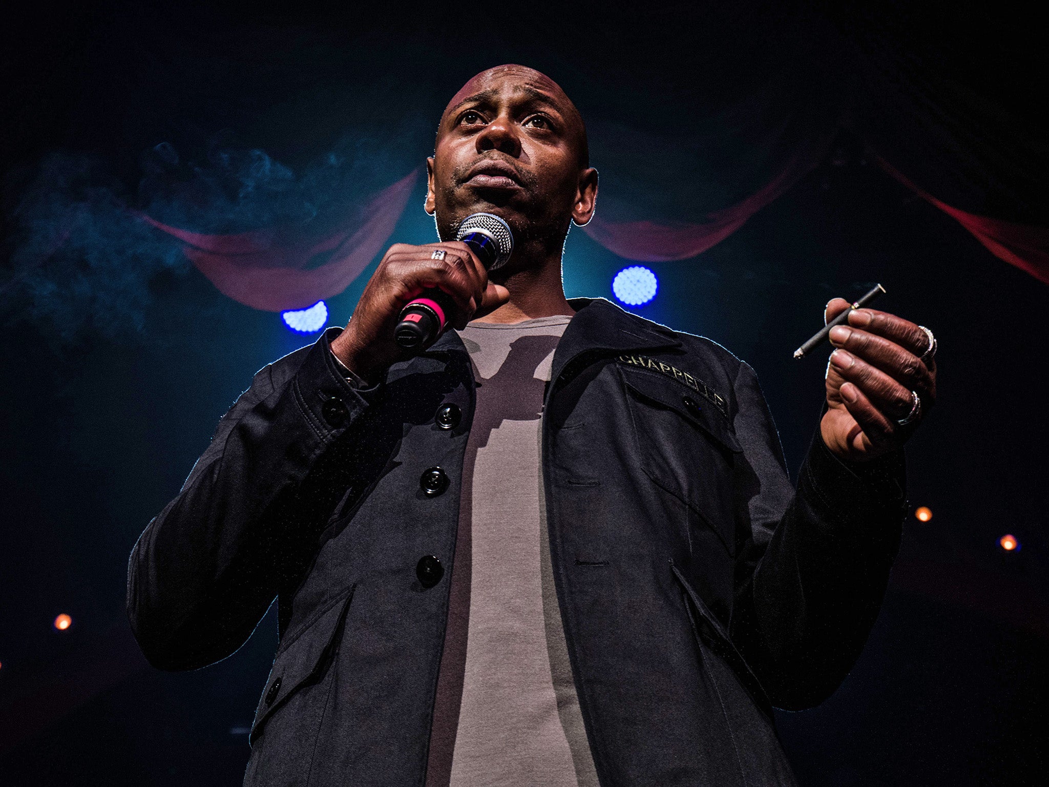 The US comedian Dave Chappelle is concentrating on the sex lives of famous men in his new Netflix comedy specials