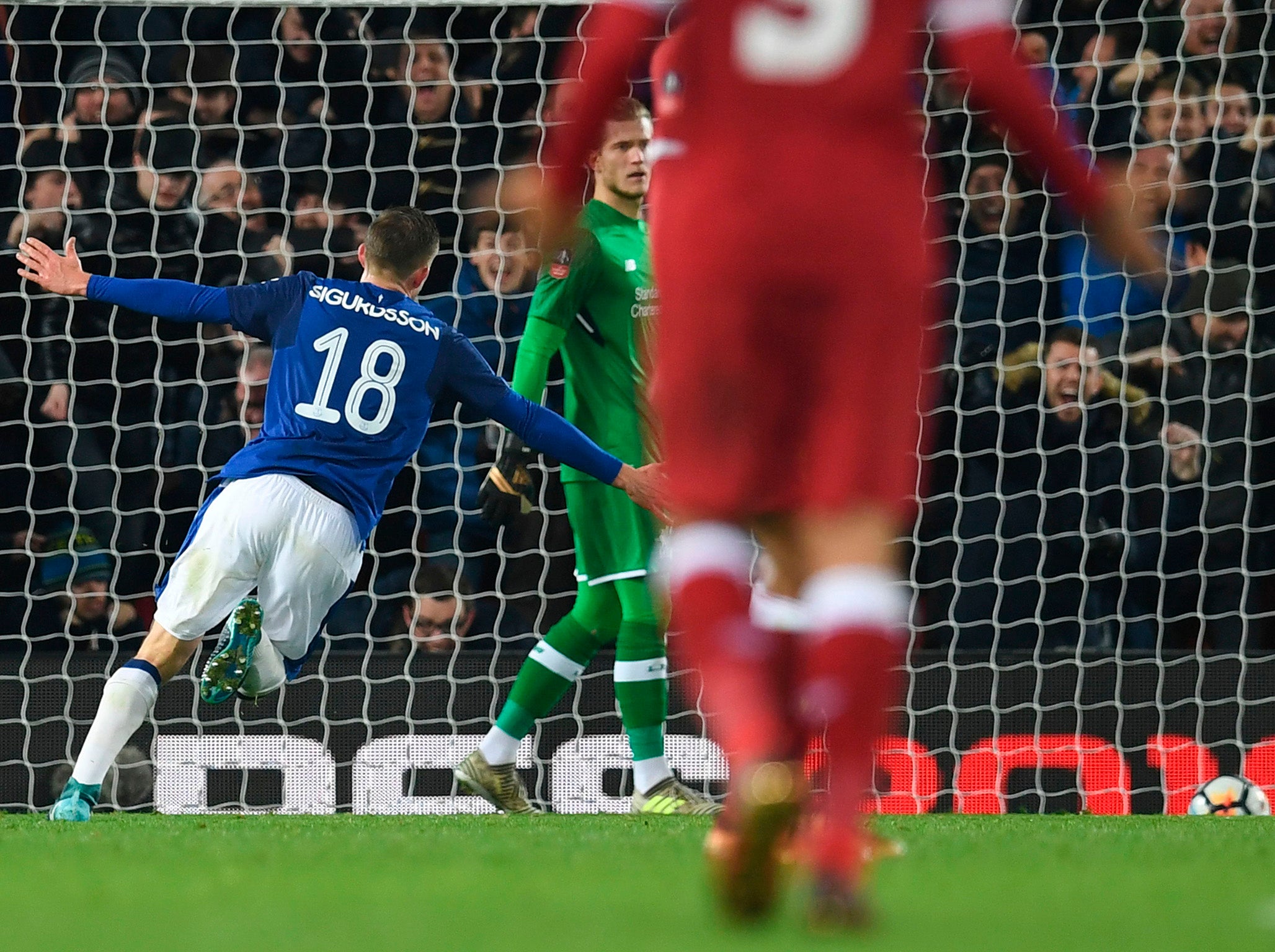 Gylfi Sigurdsson celebrates after scoring Everton’s equaliser