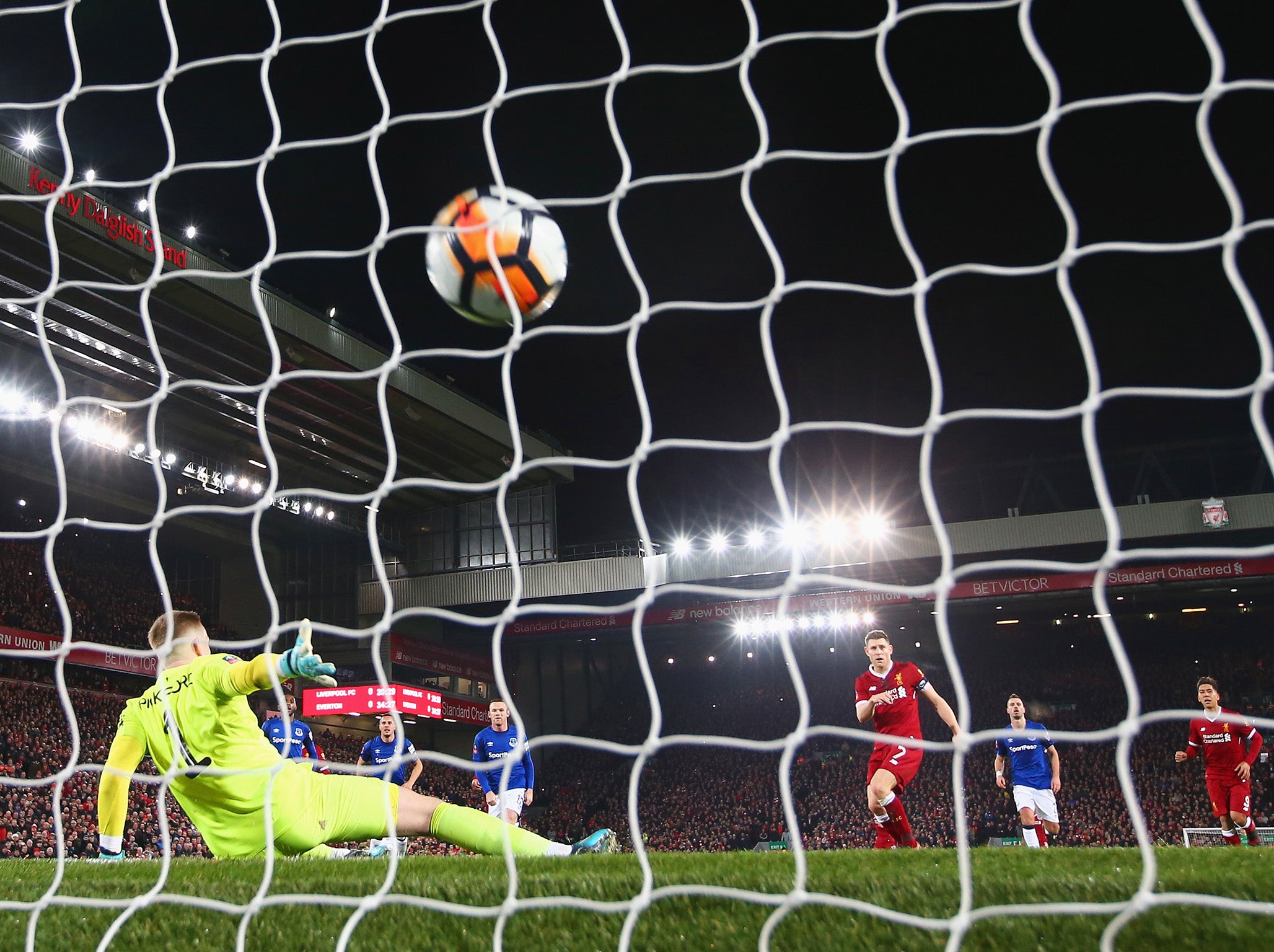 Gylfi Sigurdsson celebrates after scoring Everton’s equaliser