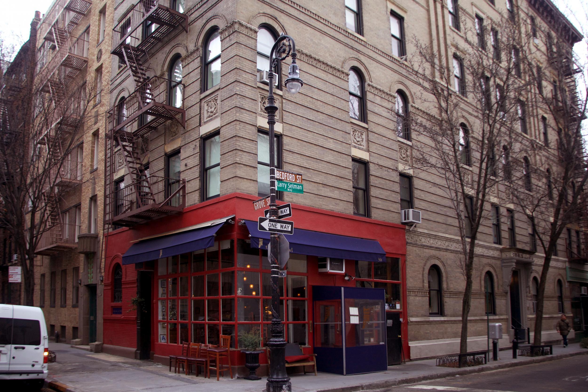 Sorry fans, the Central Perk does not actual exist underneath the apartment from Friends