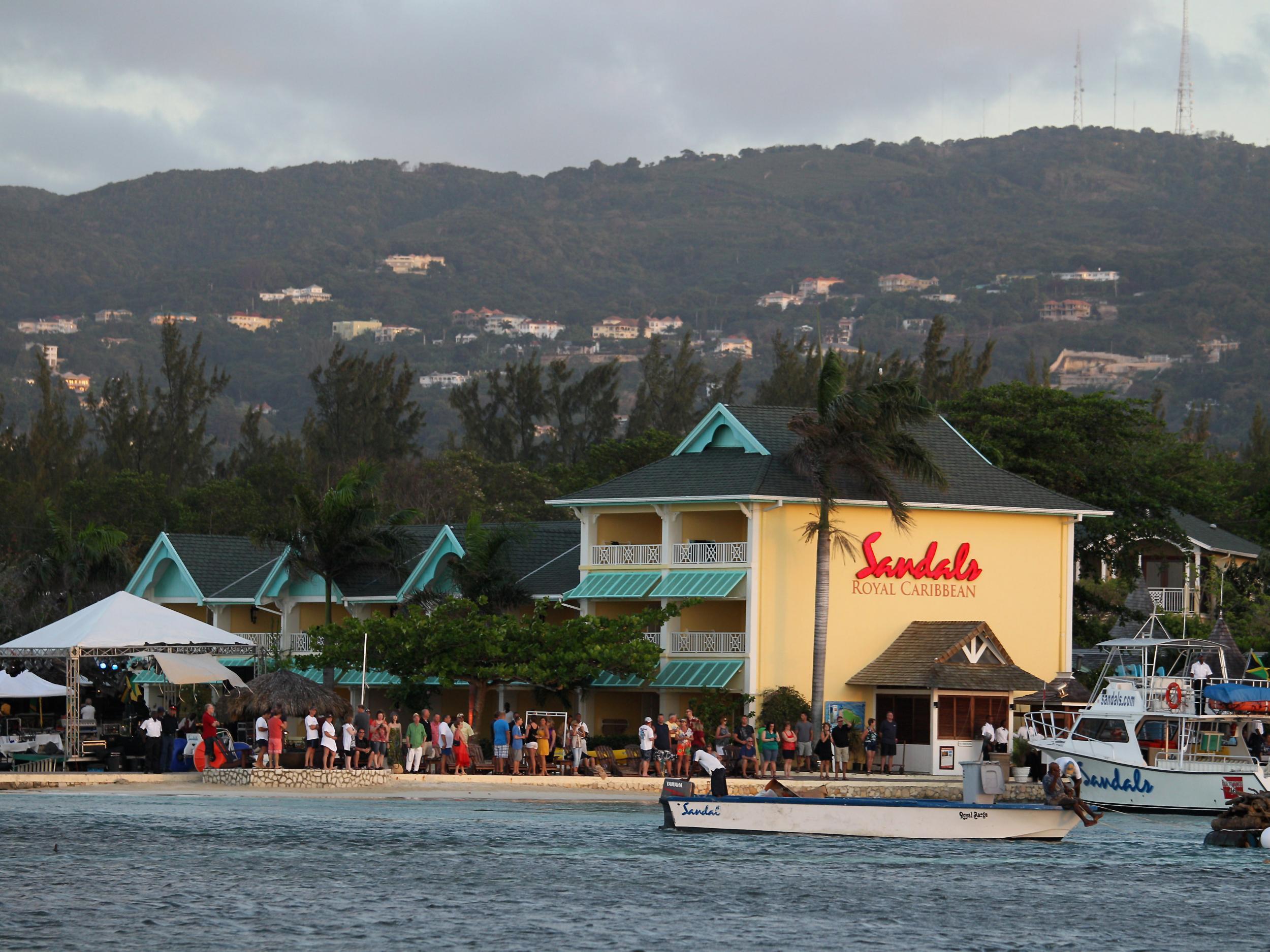 The UK Foreign Office has warned tourists travelling to Montego Bay in Jamaica to stay within gated, guarded compounds due to fears about organised crime