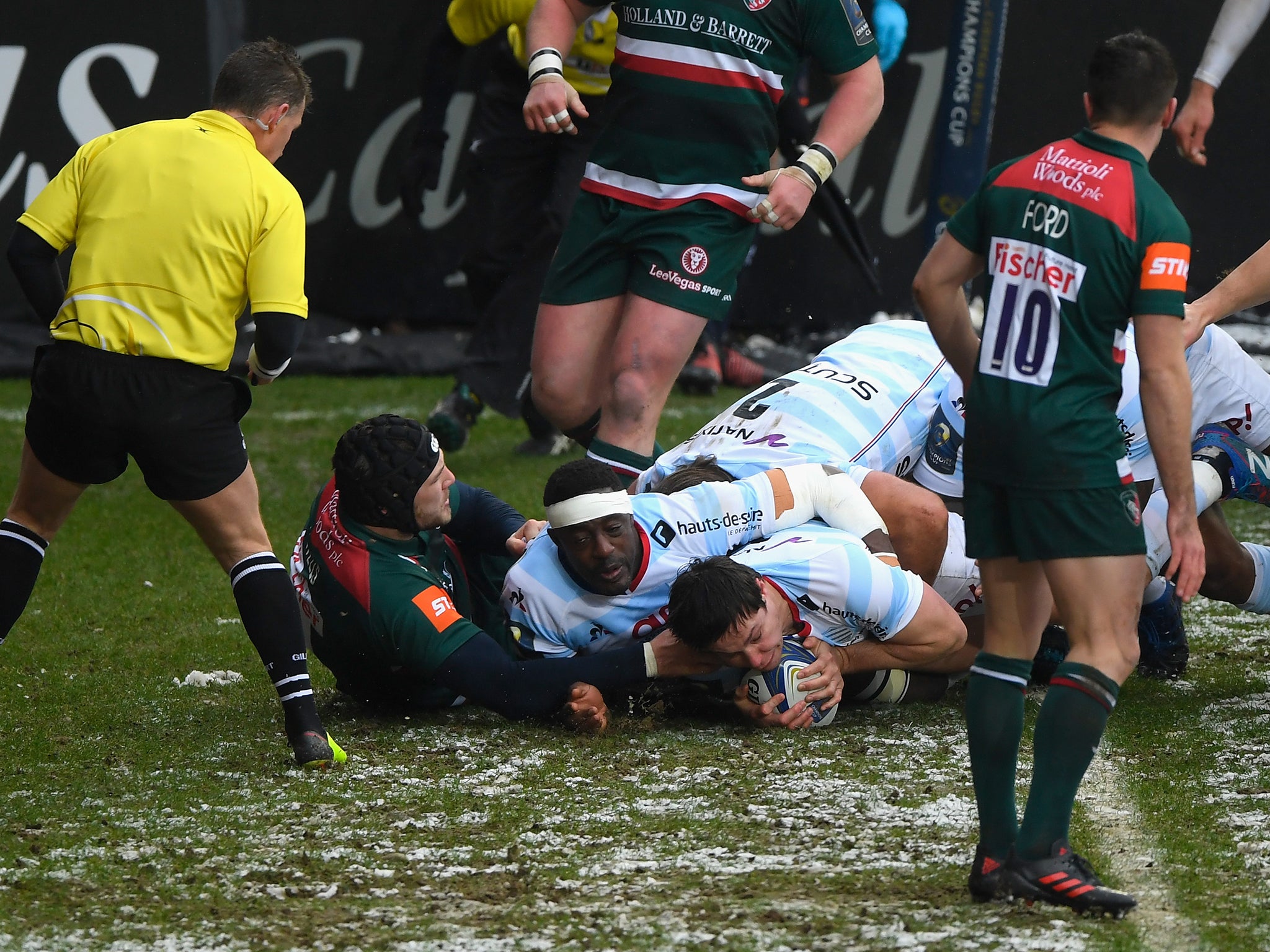 Henry Chavency scores the first try for Racing 92 in their 23-20 win over Leicester Tigers