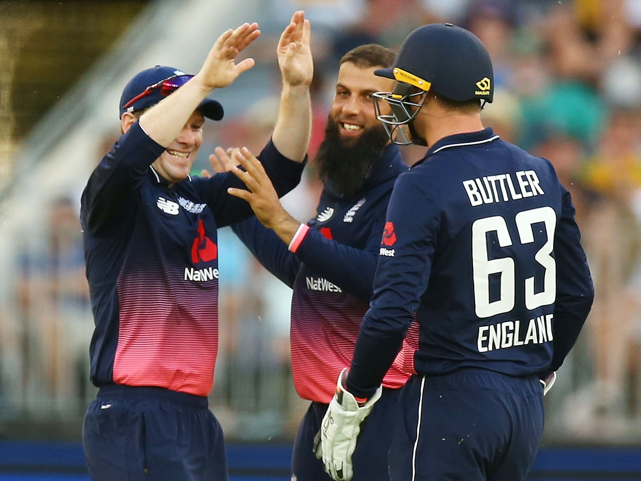 Moeen Ali took a brilliant caught and bowled to dismiss Mitchell Marsh