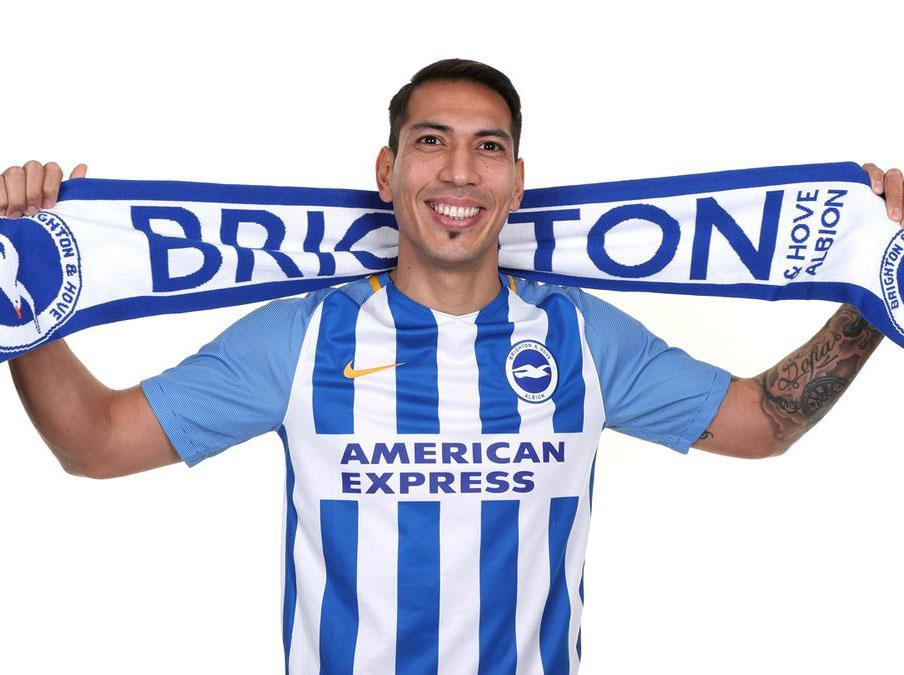Leo Ulloa joins on loan until the end of the season