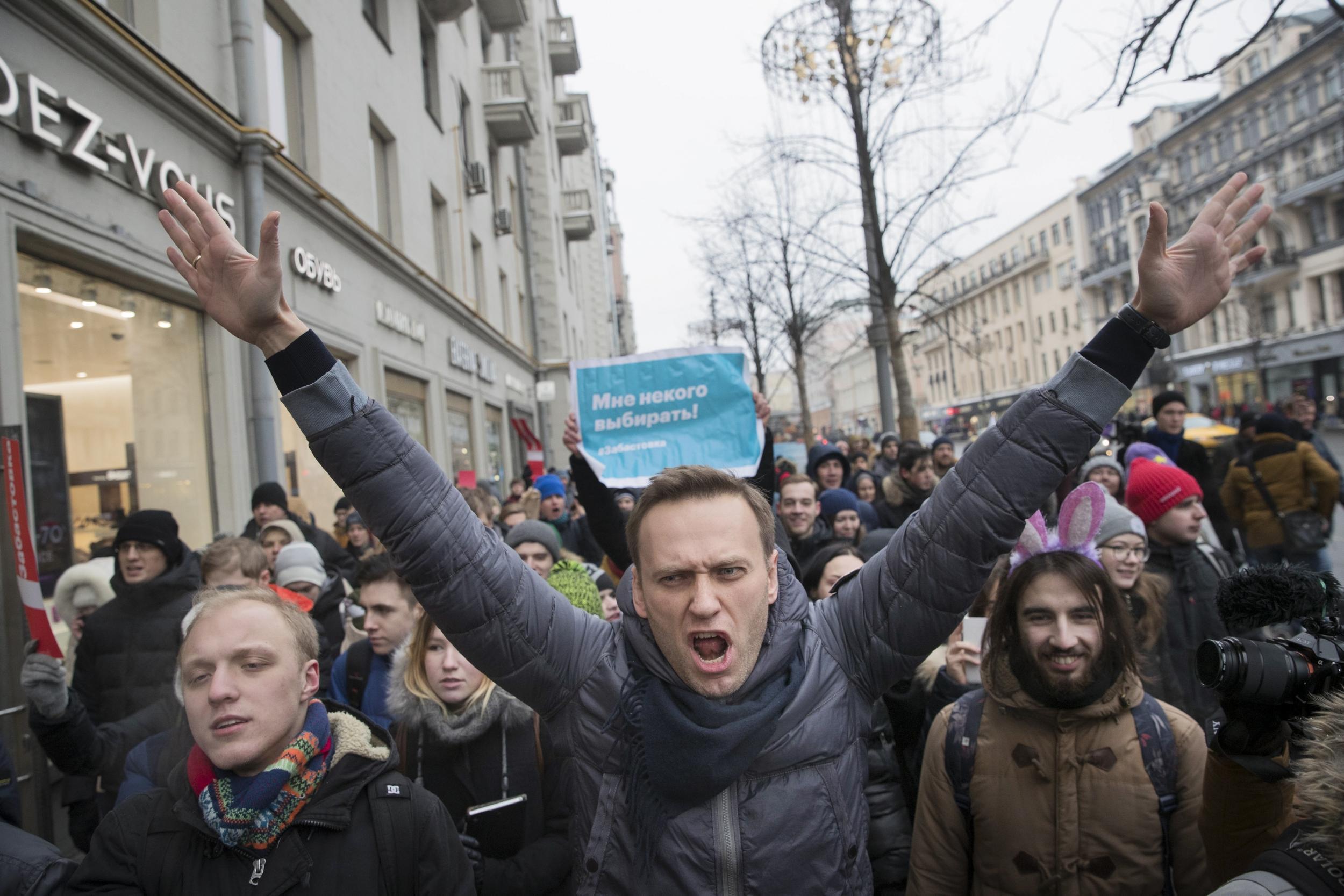 Mr Navalny aides dug up the photos of metals magnate Oleg Deripaska and Deputy Prime Minister Sergei Prikhodko