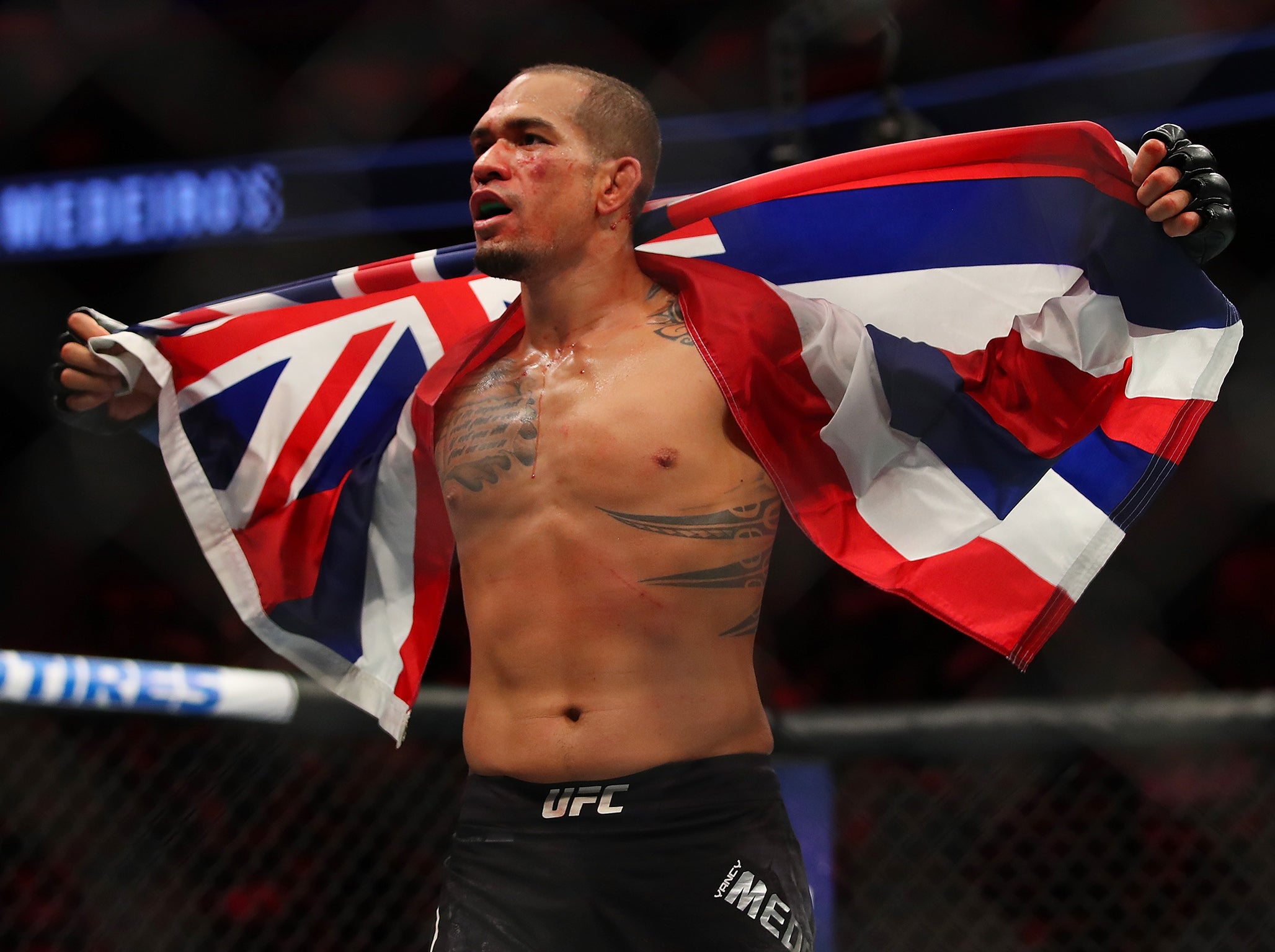 Yancy Medeiros defeated Alex Oliveira last time out