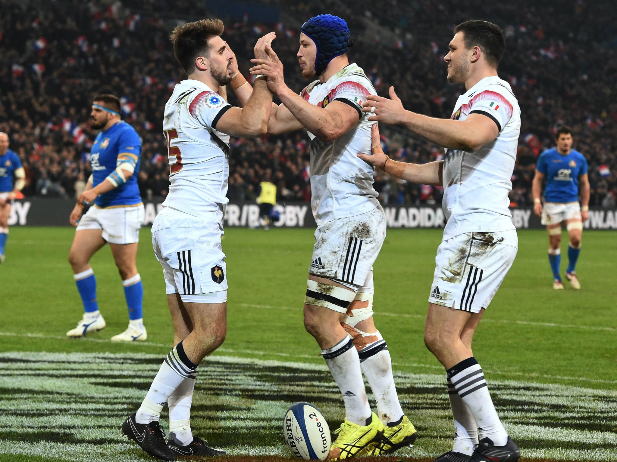 Hugo Bonneval celebrates after scoring France's second try against Italy