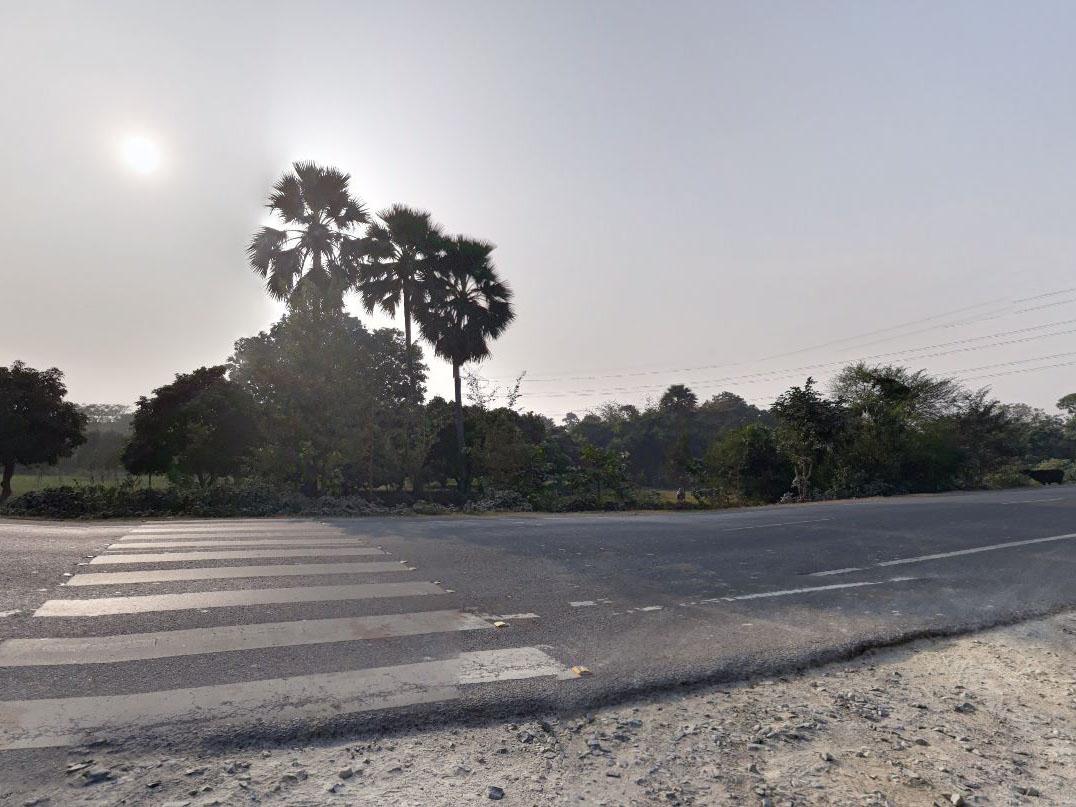 The speeding vehicle ran the children over at a crossing near their school in Bihar state