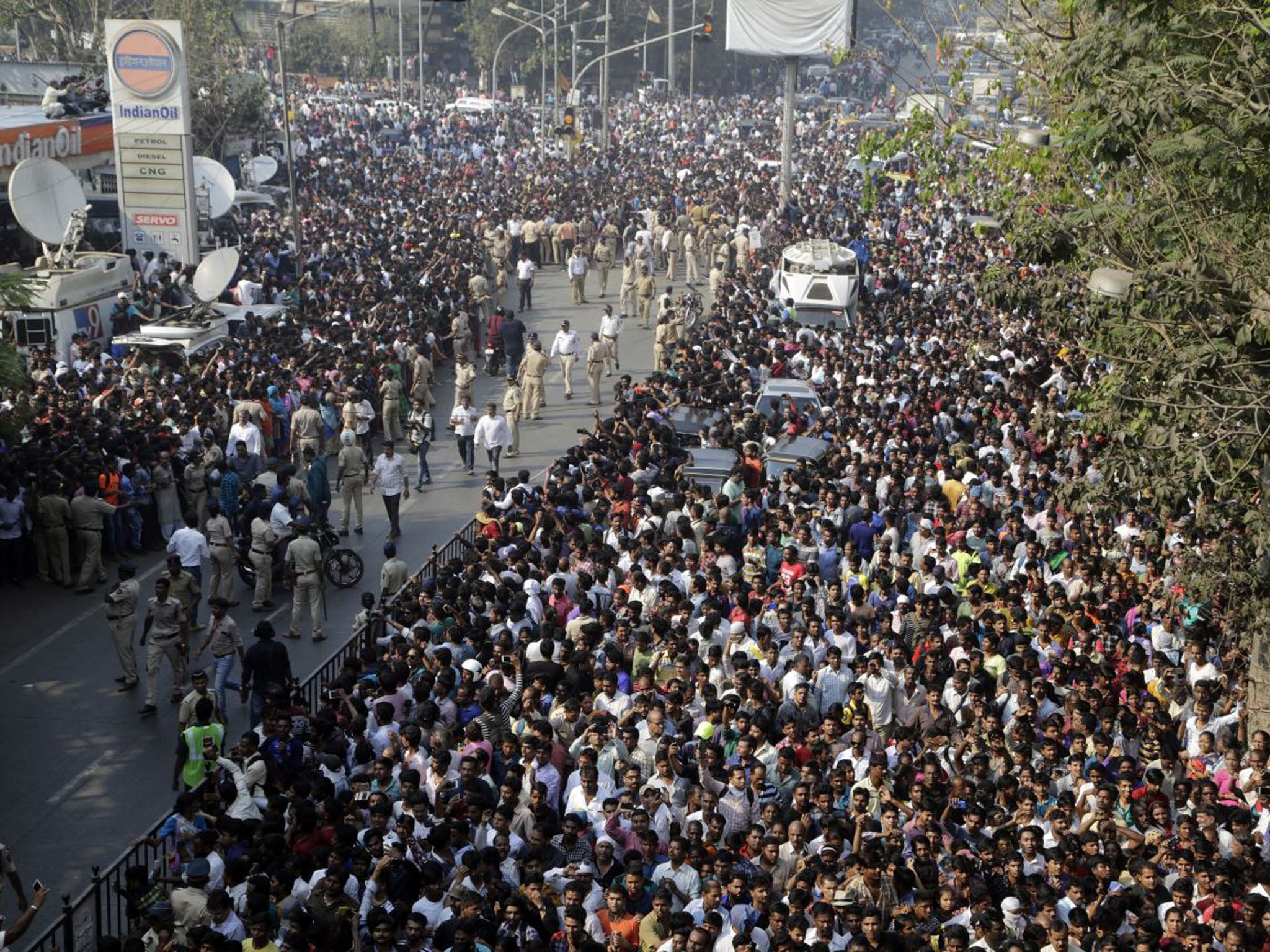 Thousands gather to pay their respects to the Bollywood actress