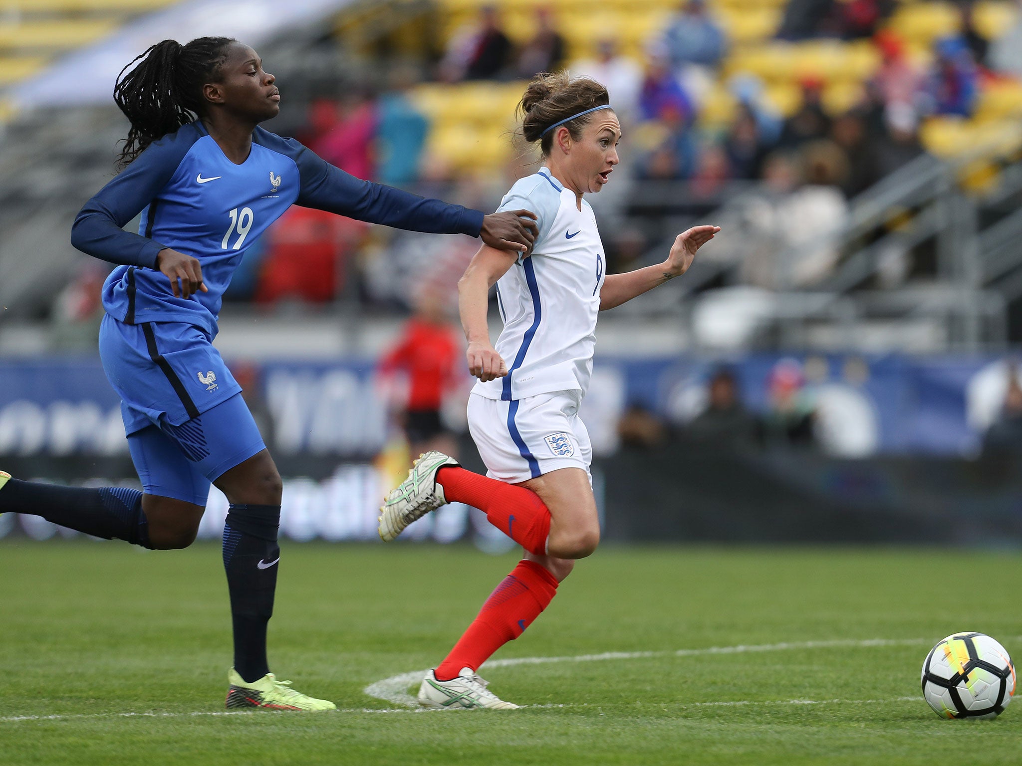 Jodie Taylor breaks free of a challenge