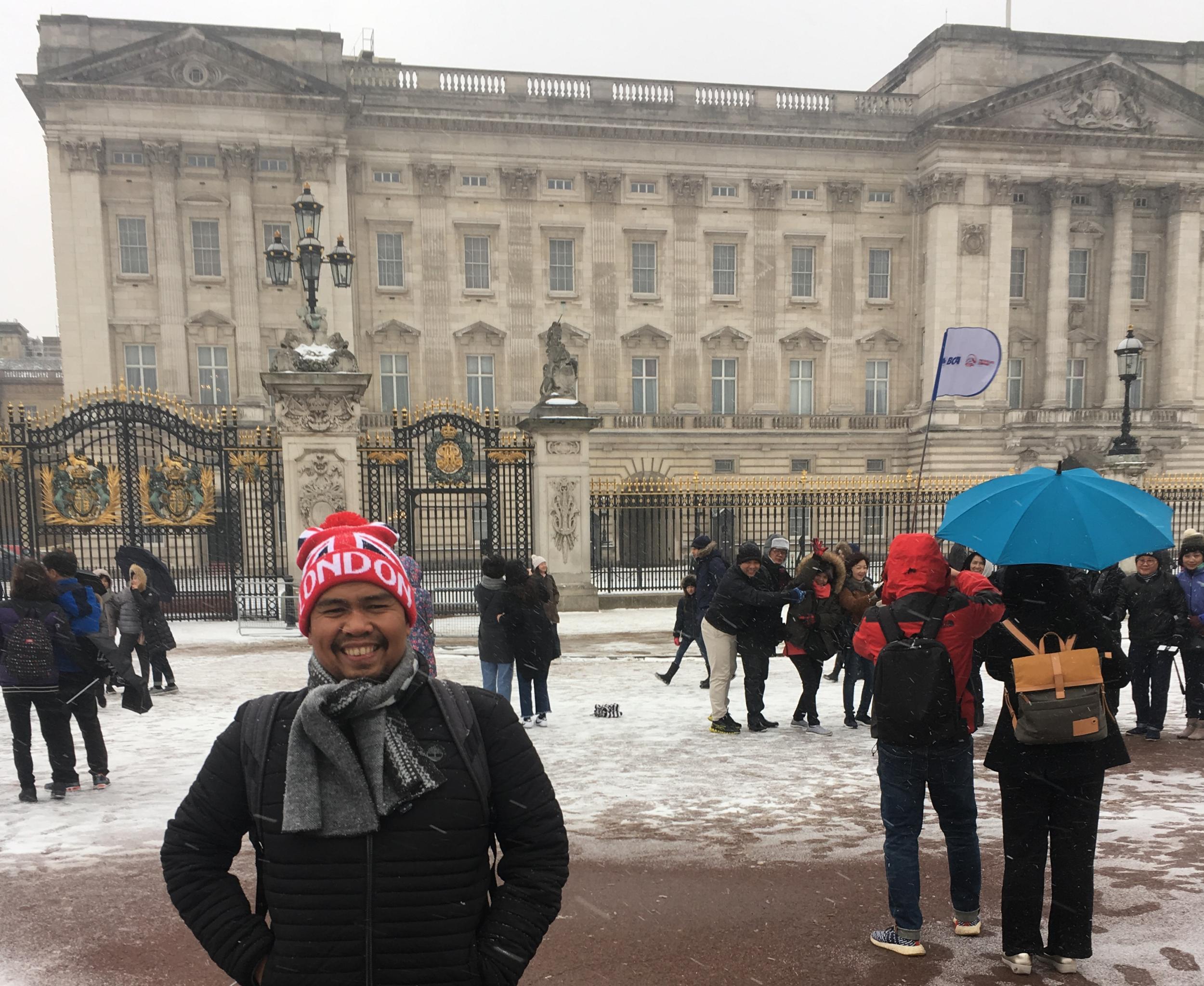 Indonesian winter: some visitors to London didn’t mind attractions such as Buckingham Palace being dusted with snow